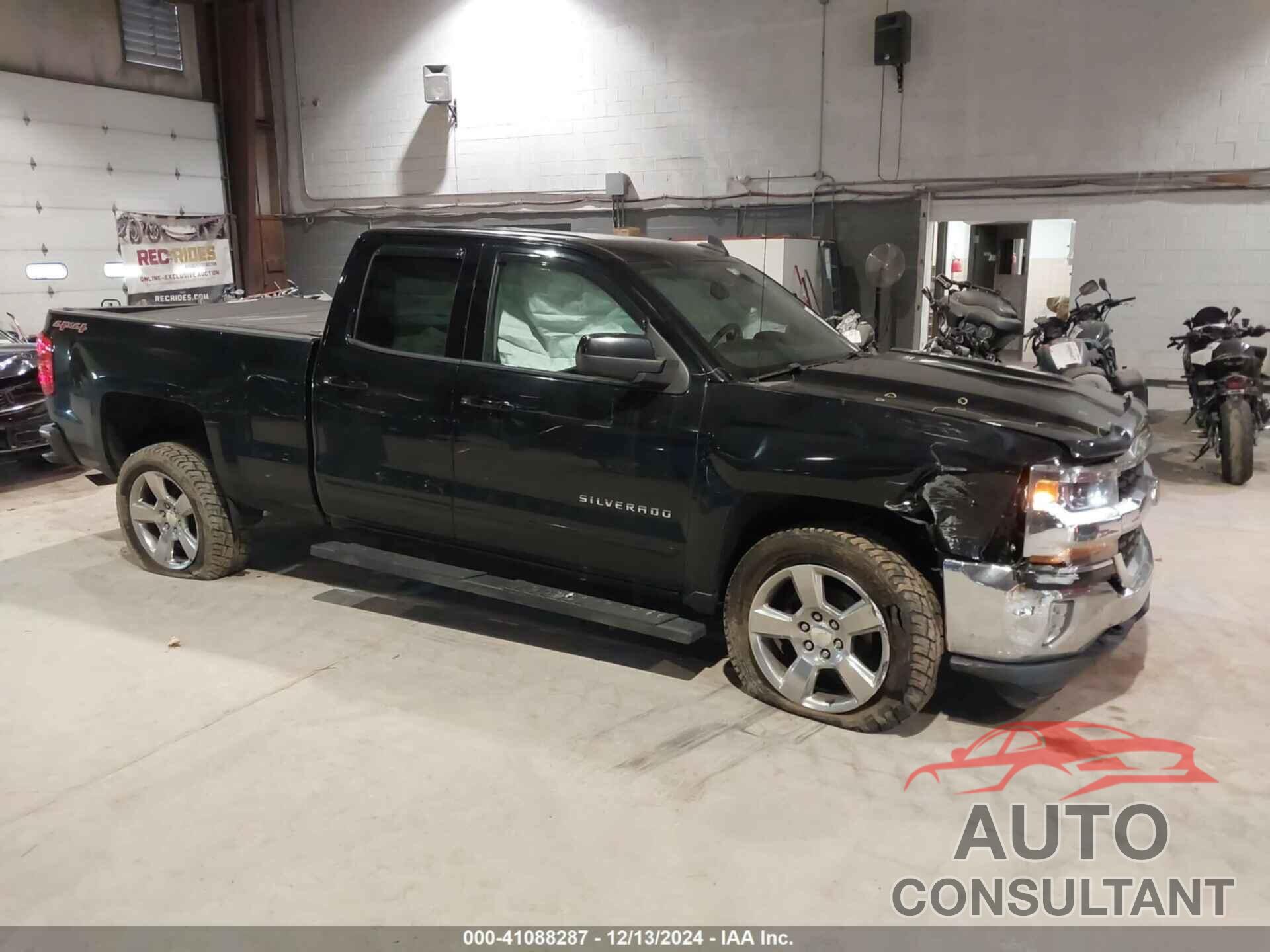 CHEVROLET SILVERADO 1500 2017 - 1GCVKREC2HZ112667