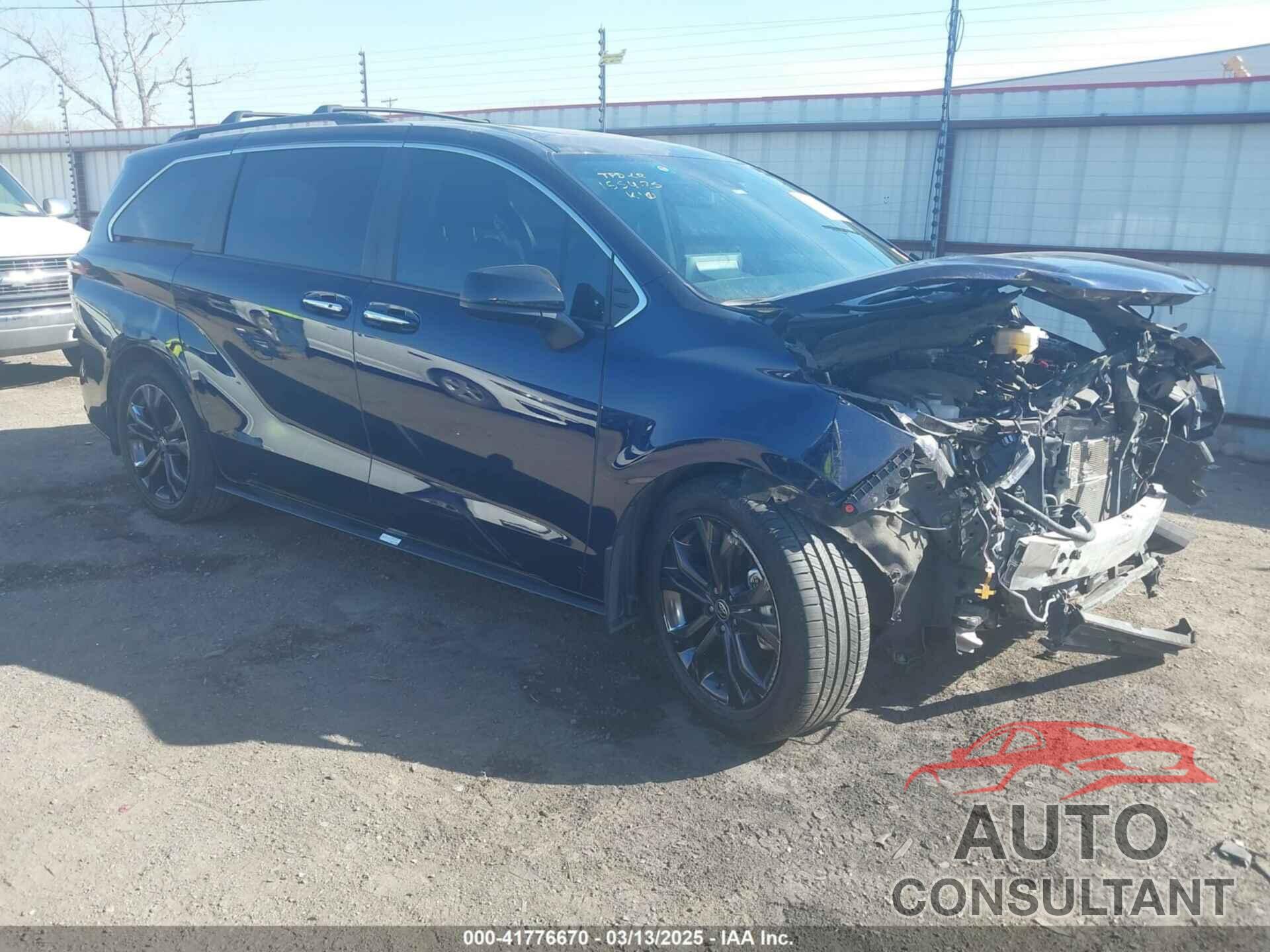 TOYOTA SIENNA 2023 - 5TDXRKEC5PS145075