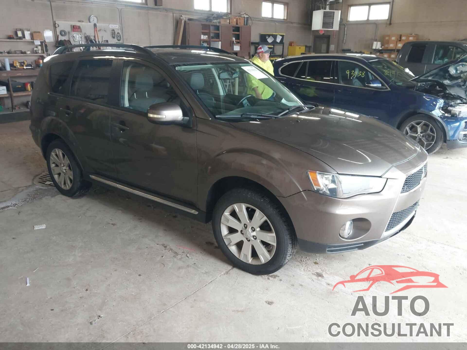 MITSUBISHI OUTLANDER 2013 - JA4JT3AW1DU016457