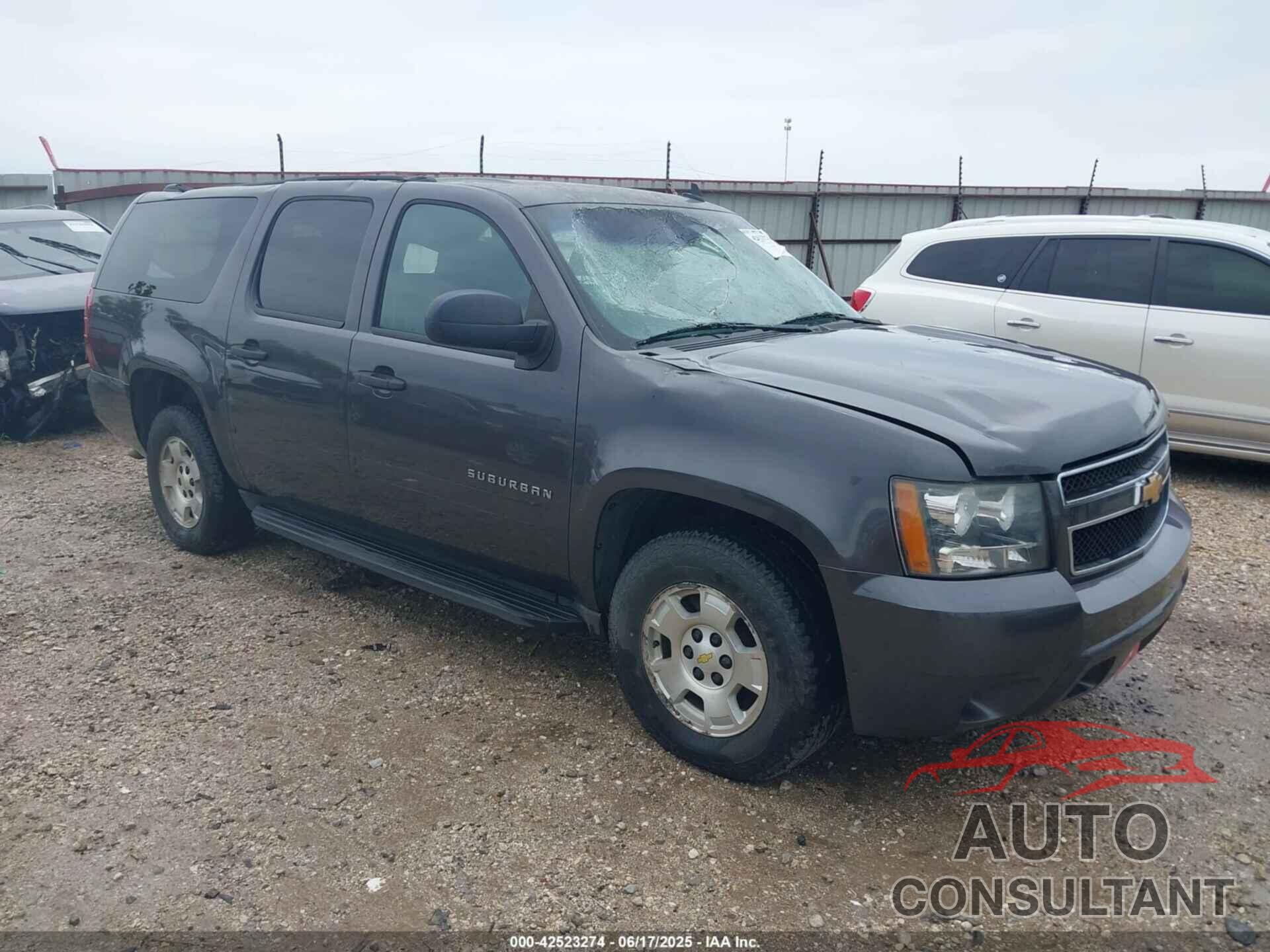 CHEVROLET SUBURBAN 1500 2010 - 1GNUCHE07AR213838
