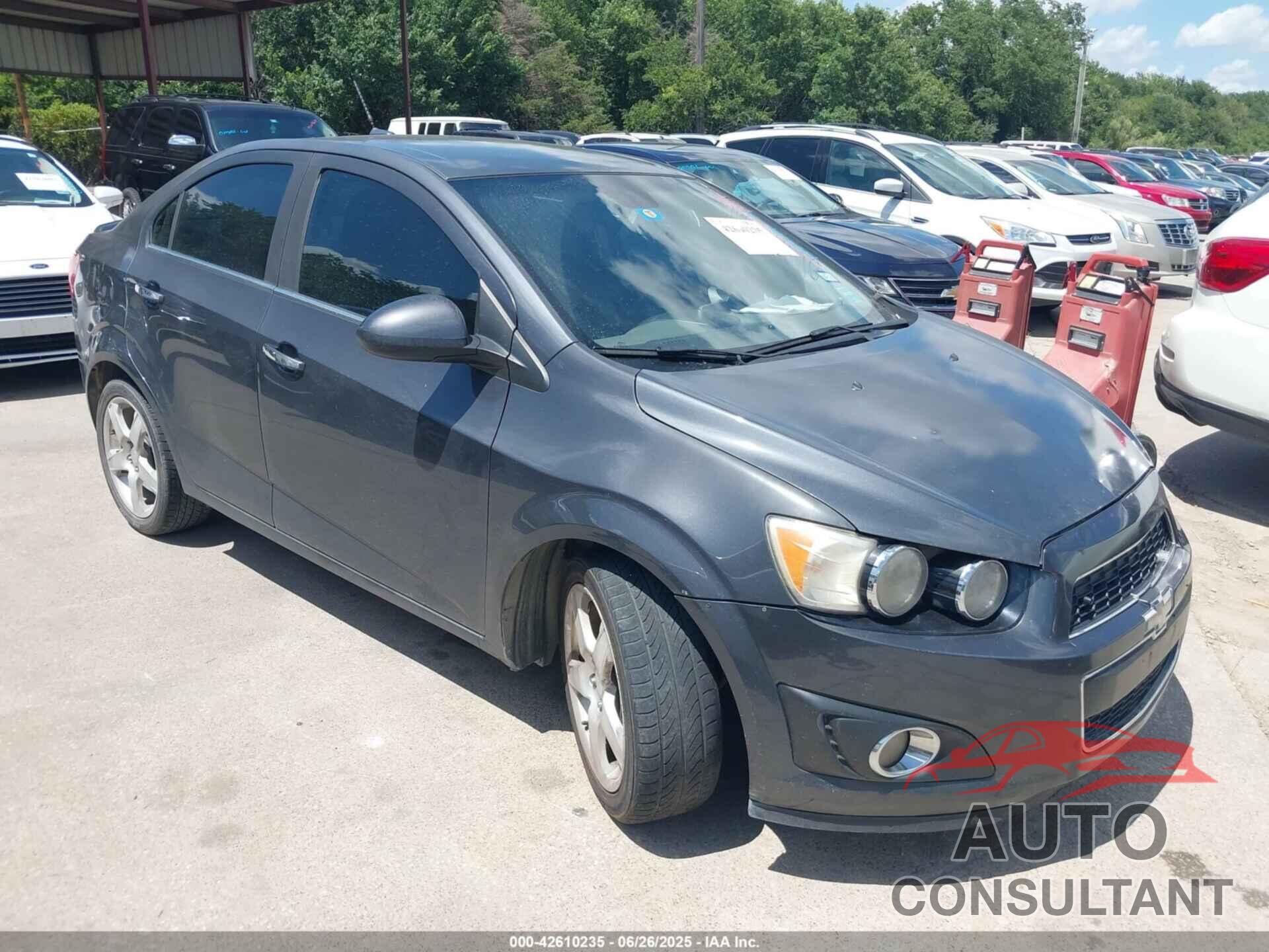 CHEVROLET SONIC 2013 - 1G1JE5SH9D4102734