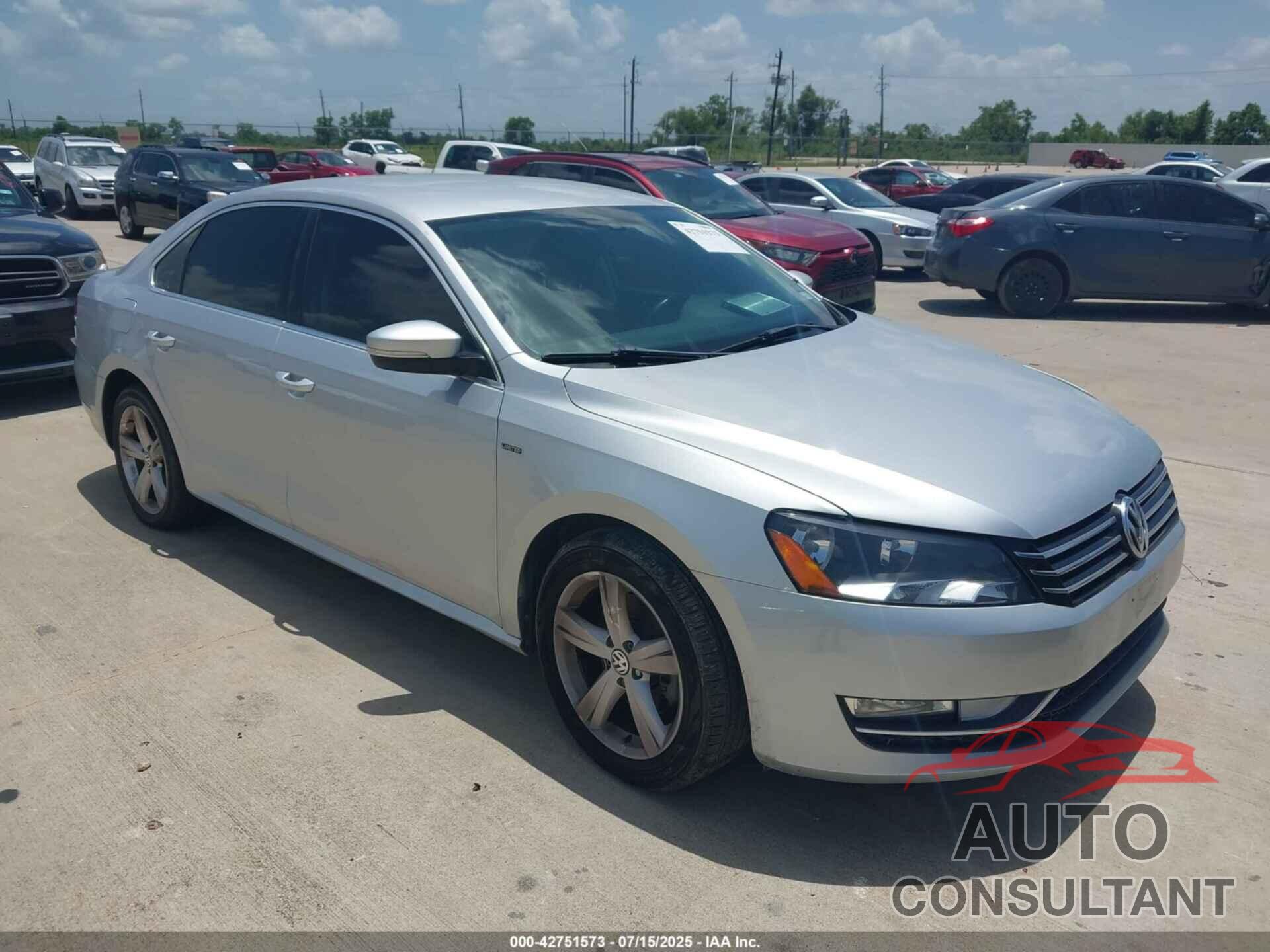 VOLKSWAGEN PASSAT 2015 - 1VWAT7A36FC120001