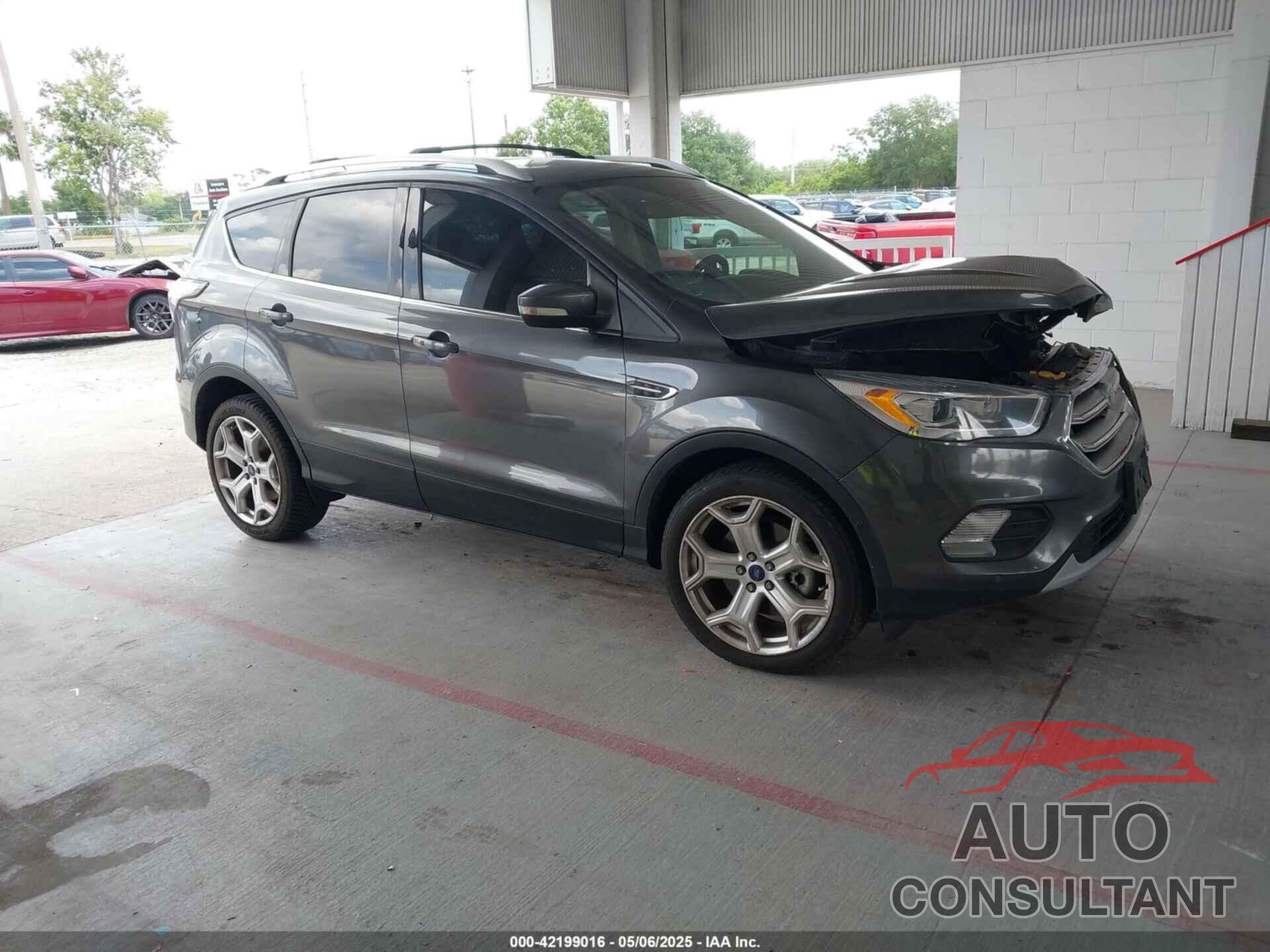 FORD ESCAPE 2017 - 1FMCU0J94HUE54184