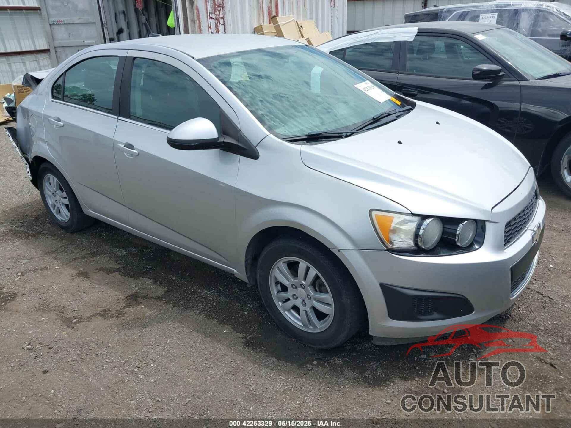 CHEVROLET SONIC 2014 - 1G1JC5SH9E4159913