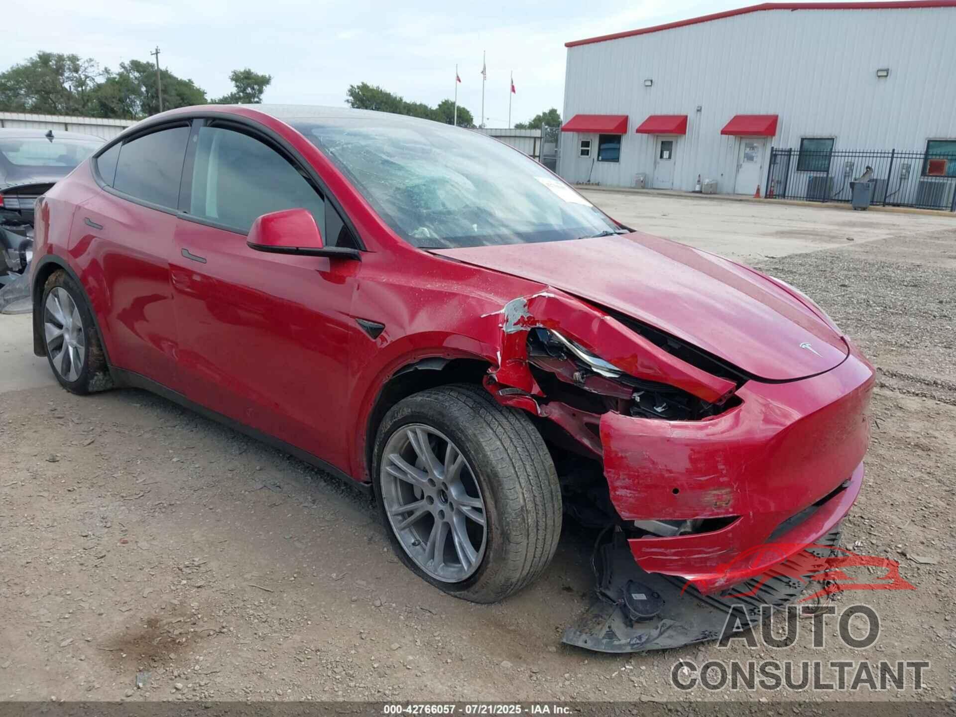 TESLA MODEL Y 2021 - 5YJYGDEE3MF303694