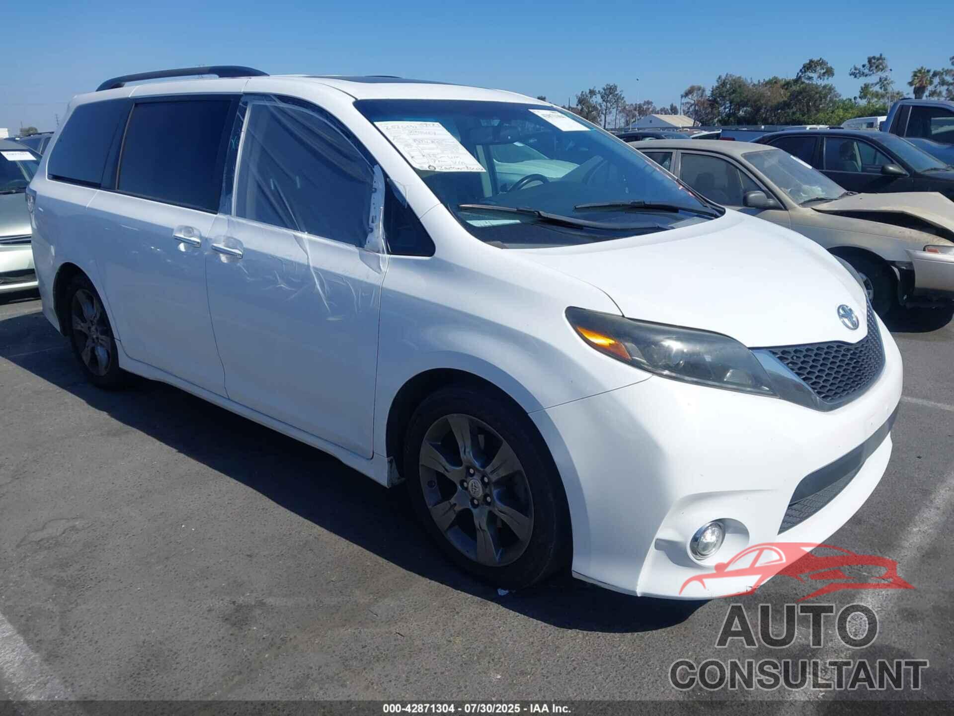 TOYOTA SIENNA 2015 - 5TDXK3DC2FS655667