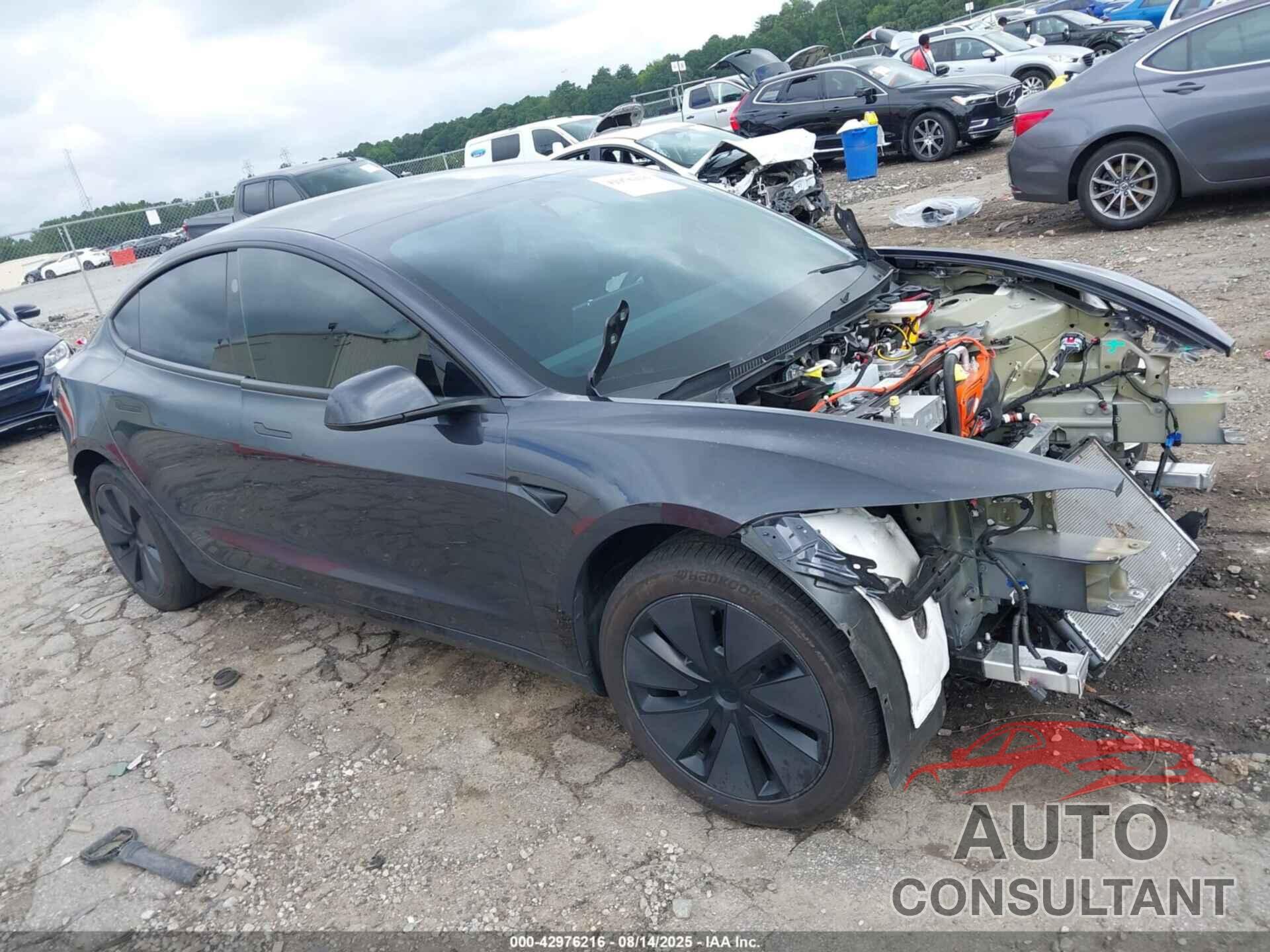 TESLA MODEL 3 2024 - 5YJ3E1EA5RF762924