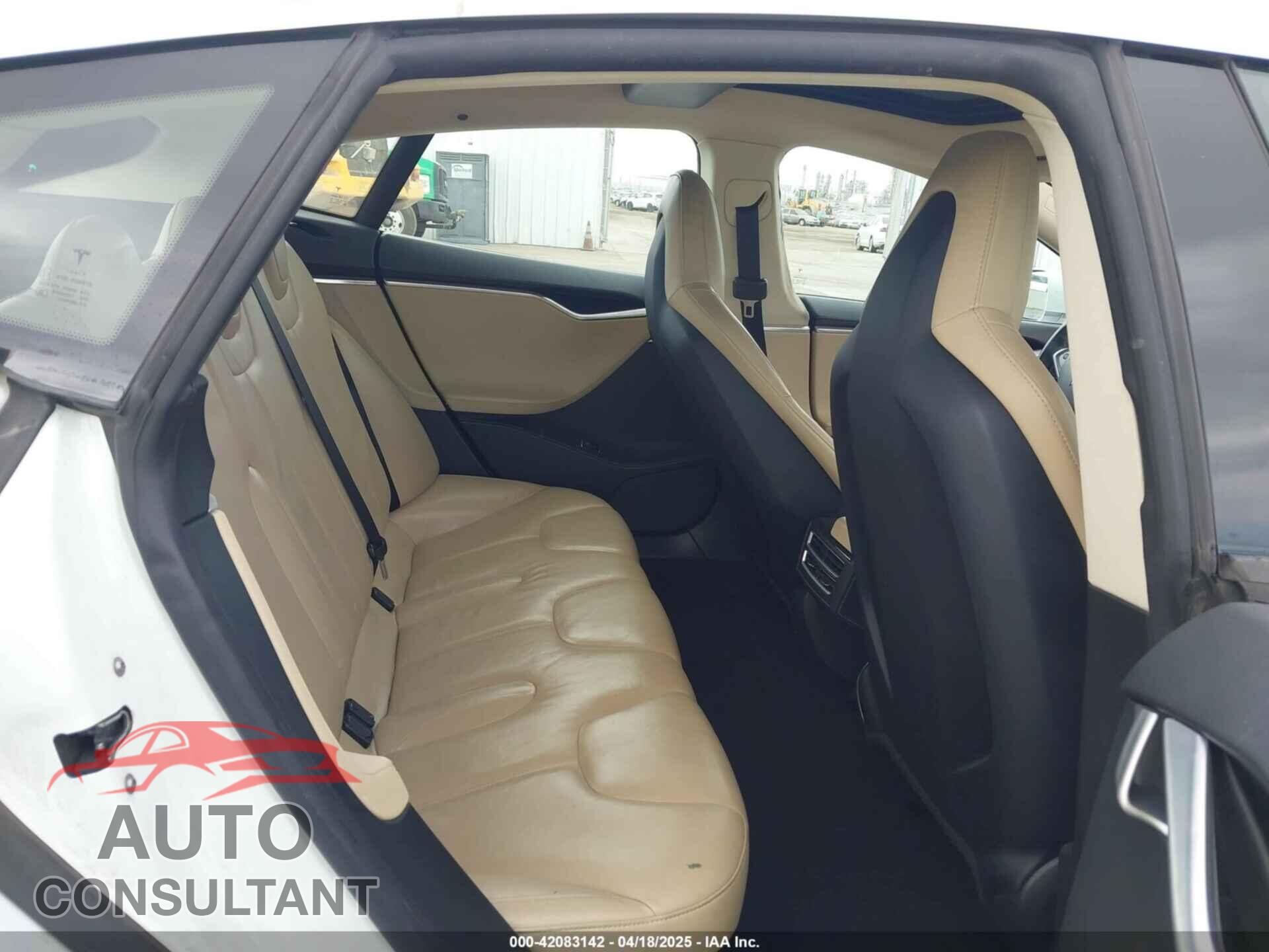 TESLA MODEL S 2013 - 5YJSA1CN8DFP22455