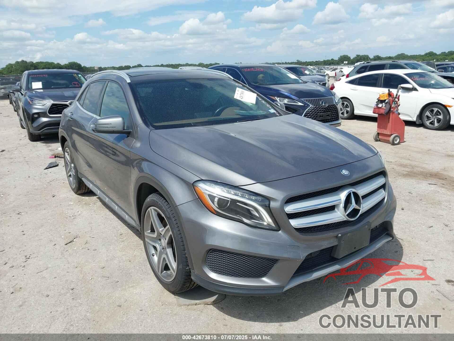 MERCEDES-BENZ GLA 250 2015 - WDCTG4GBXFJ138679