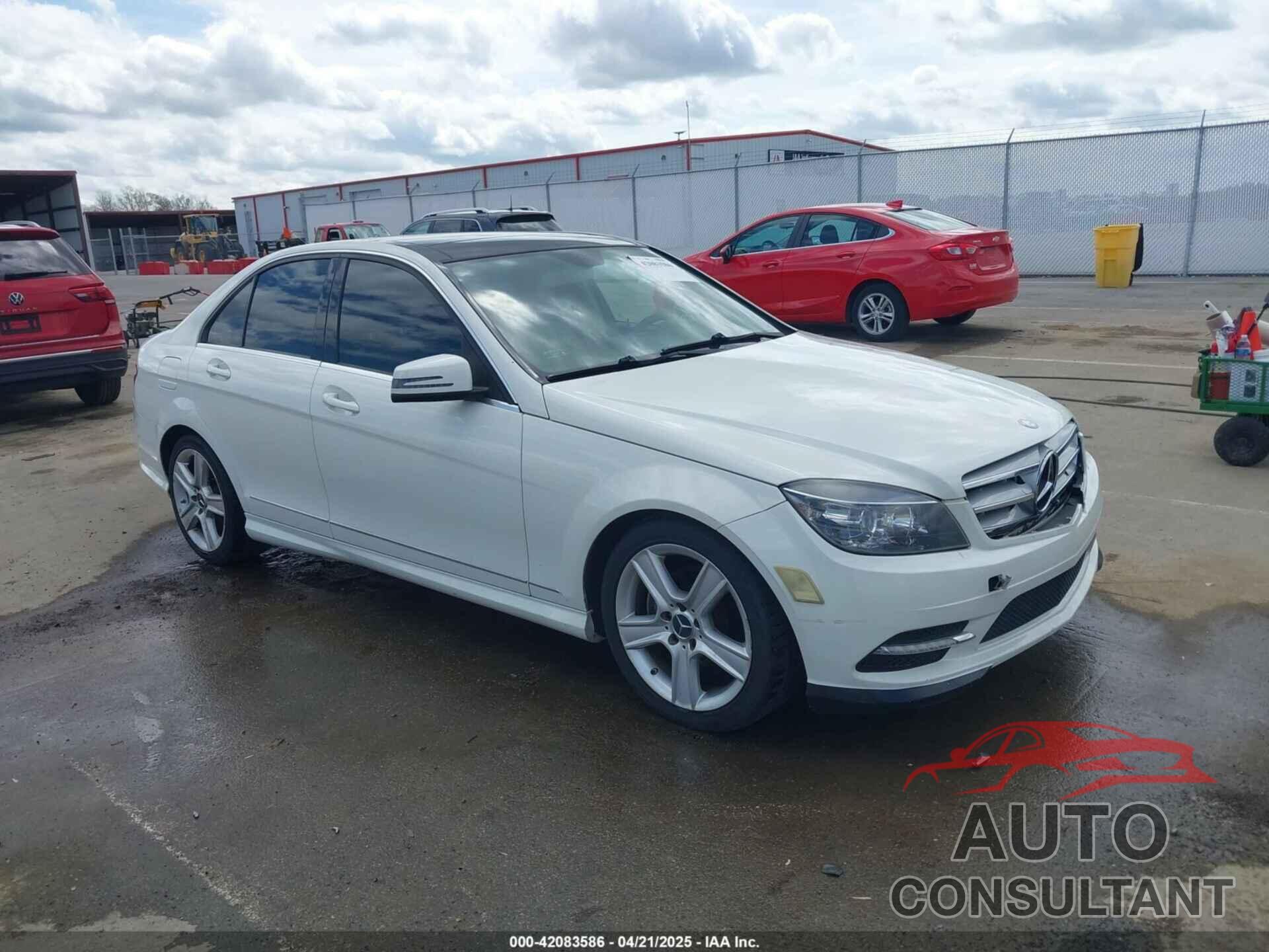 MERCEDES-BENZ C 300 2011 - WDDGF8BB5BR151334