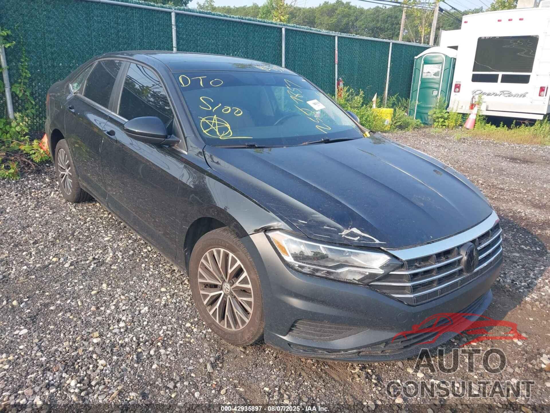 VOLKSWAGEN JETTA 2019 - 3VWC57BU0KM020687