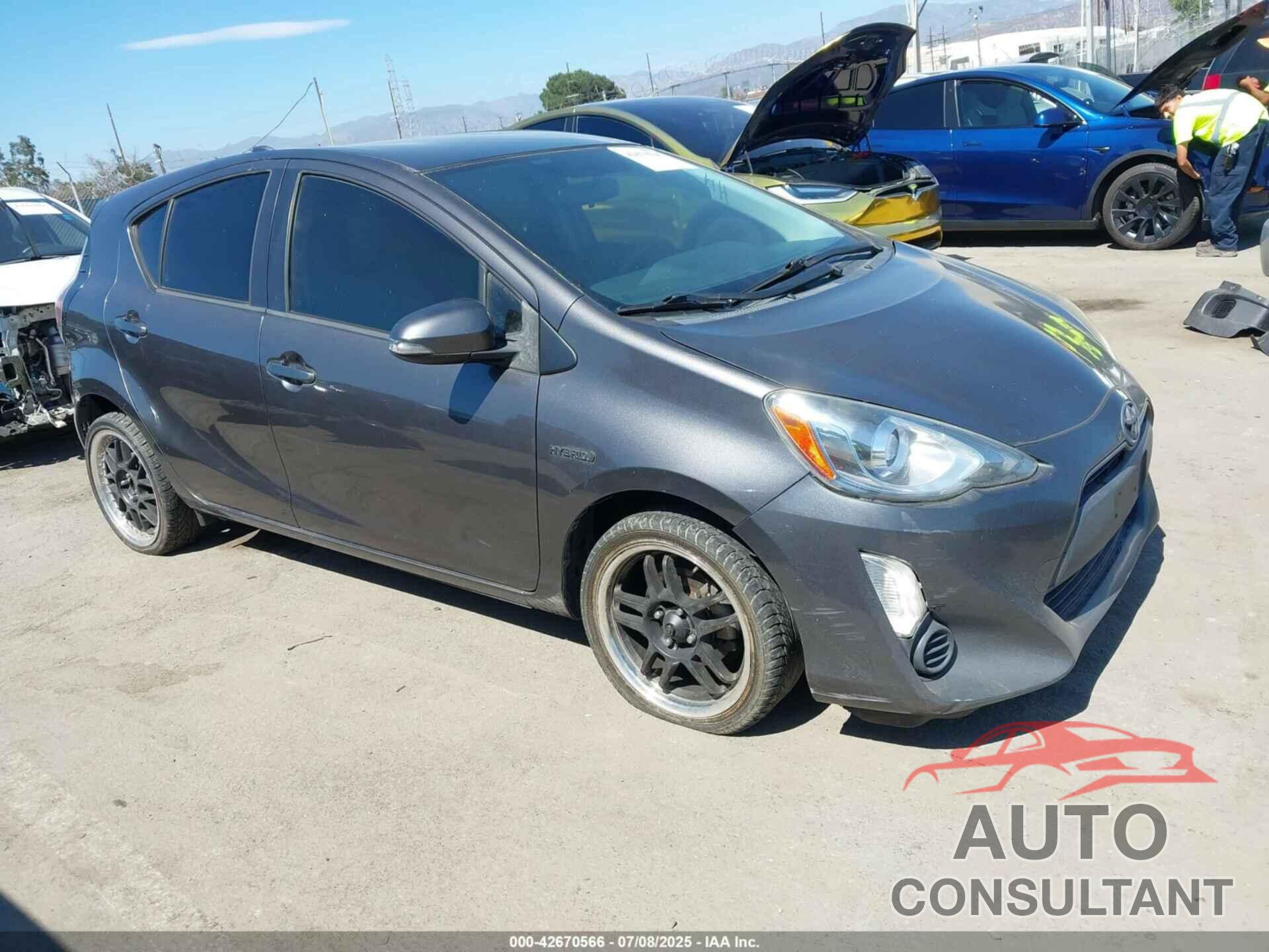TOYOTA PRIUS C 2015 - JTDKDTB37F1098386