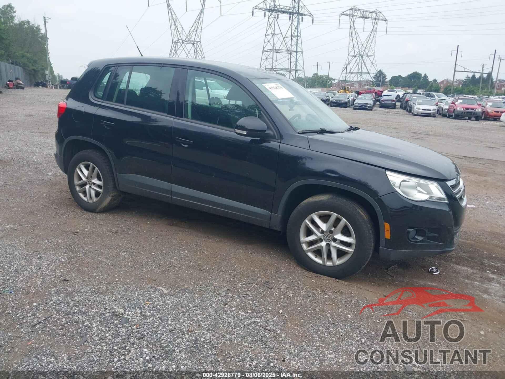 VOLKSWAGEN TIGUAN 2011 - WVGBV7AX8BW537631