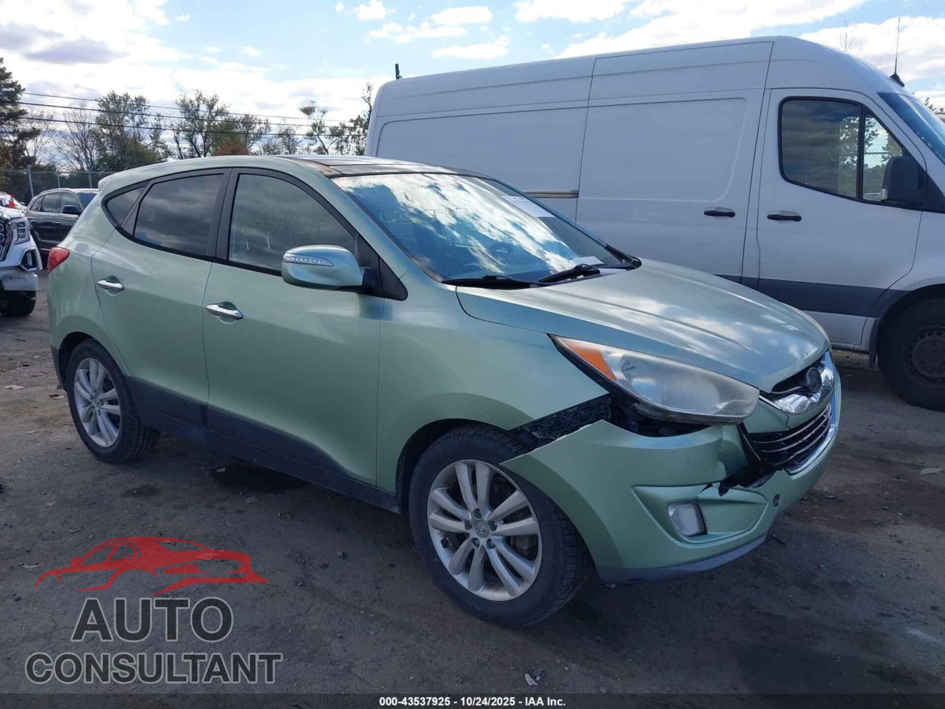 HYUNDAI TUCSON 2011 - KM8JUCAC1BU203473