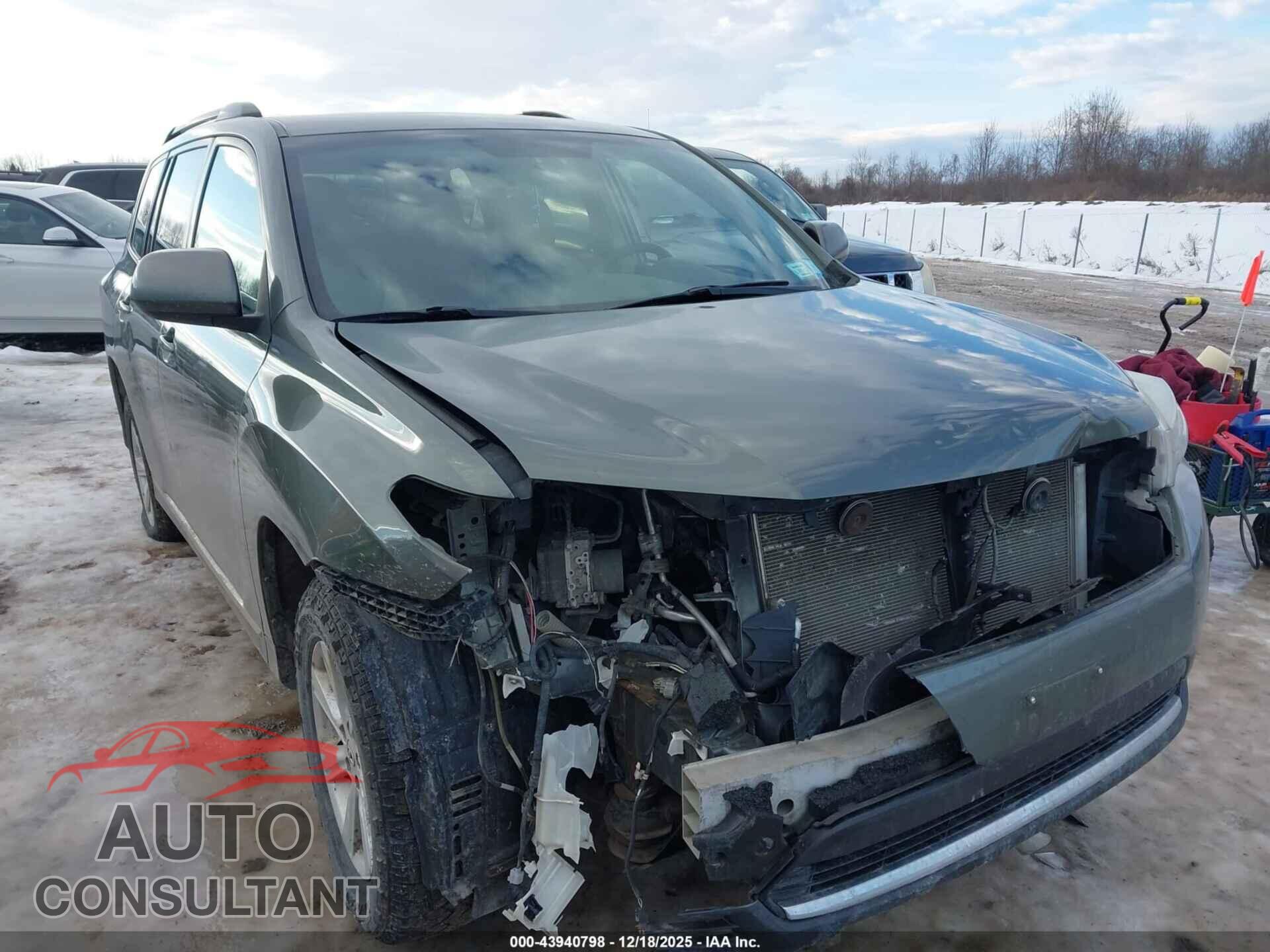 TOYOTA HIGHLANDER 2013 - 5TDBK3EH8DS239172