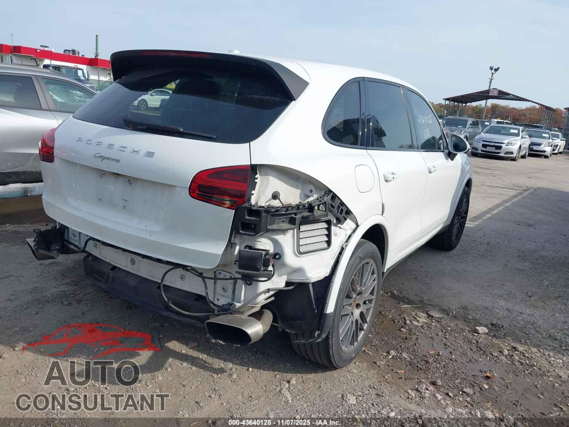 PORSCHE CAYENNE 2018 - WP1AA2A22JKA03807