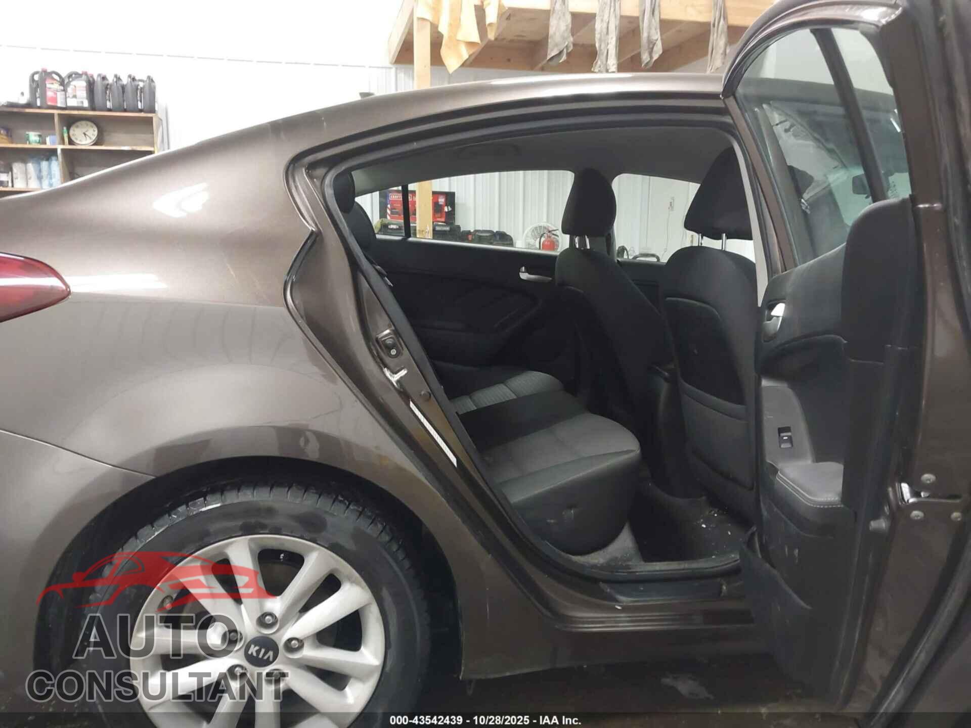 KIA FORTE 2017 - 3KPFL4A72HE068128