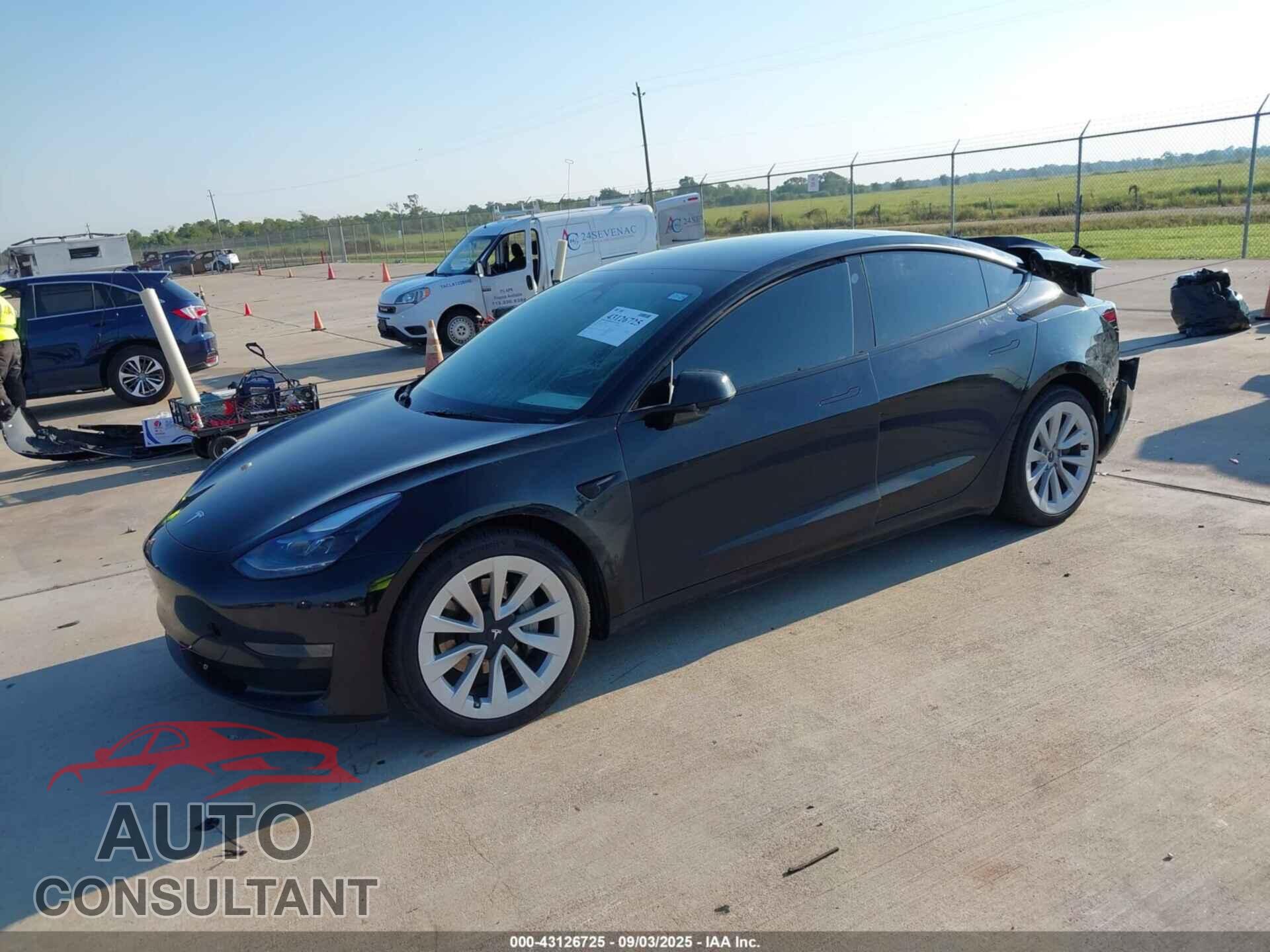 TESLA MODEL 3 2023 - 5YJ3E1EA5PF671925