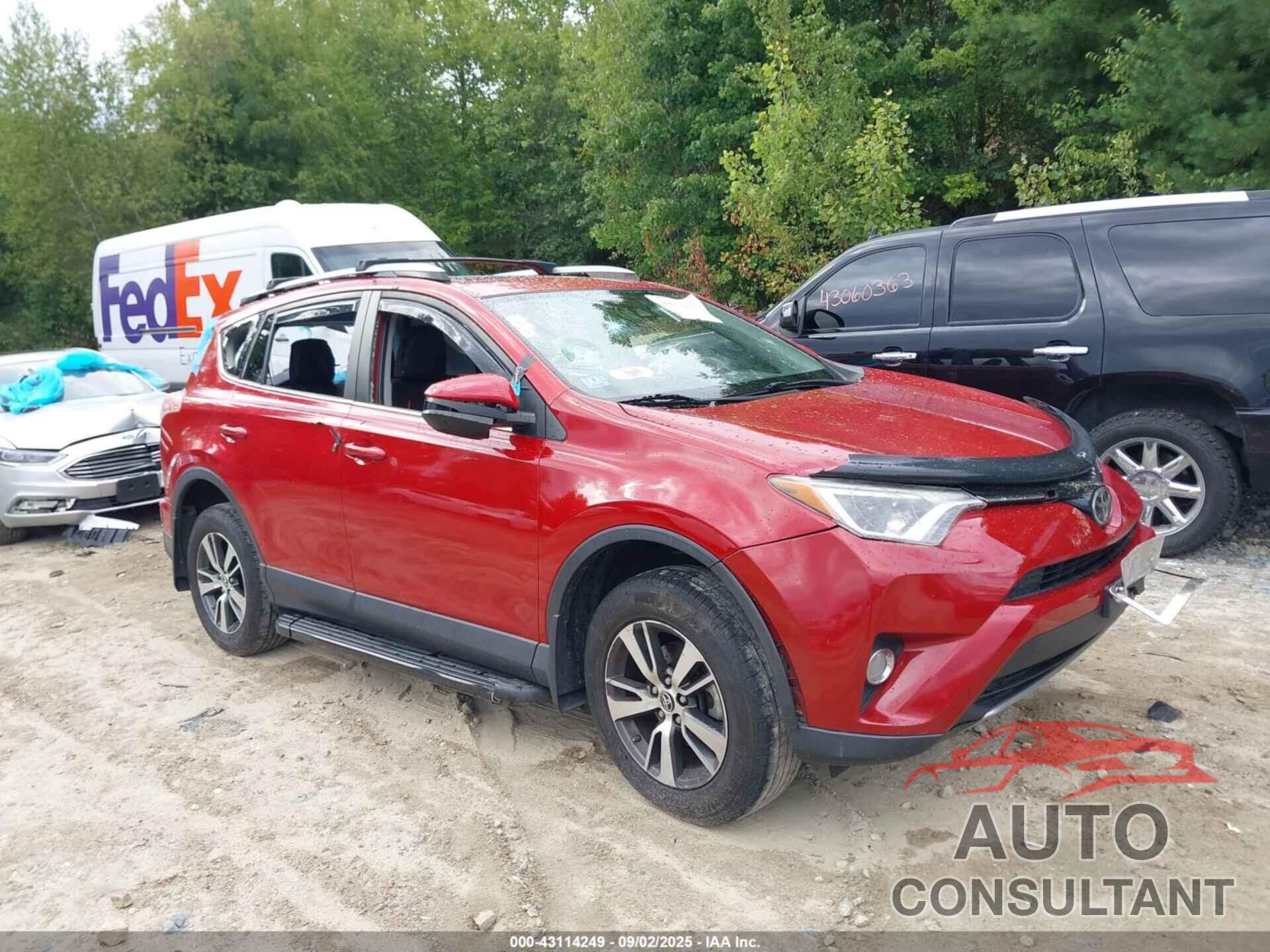 TOYOTA RAV4 2017 - JTMRFREV1HJ127179