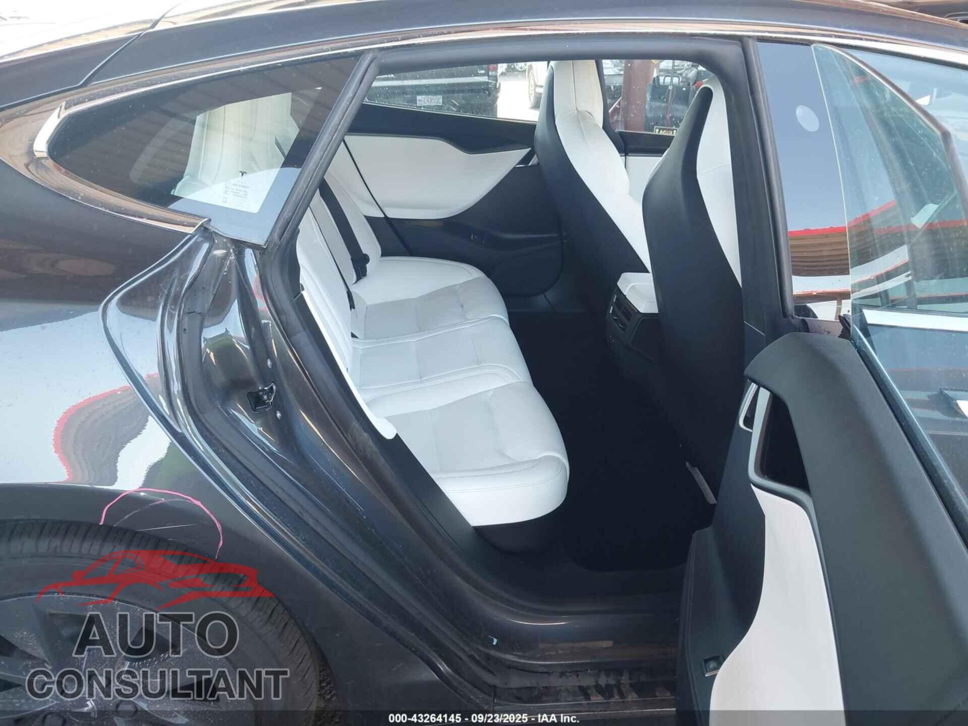 TESLA MODEL S 2018 - 5YJSA1E23JF276455