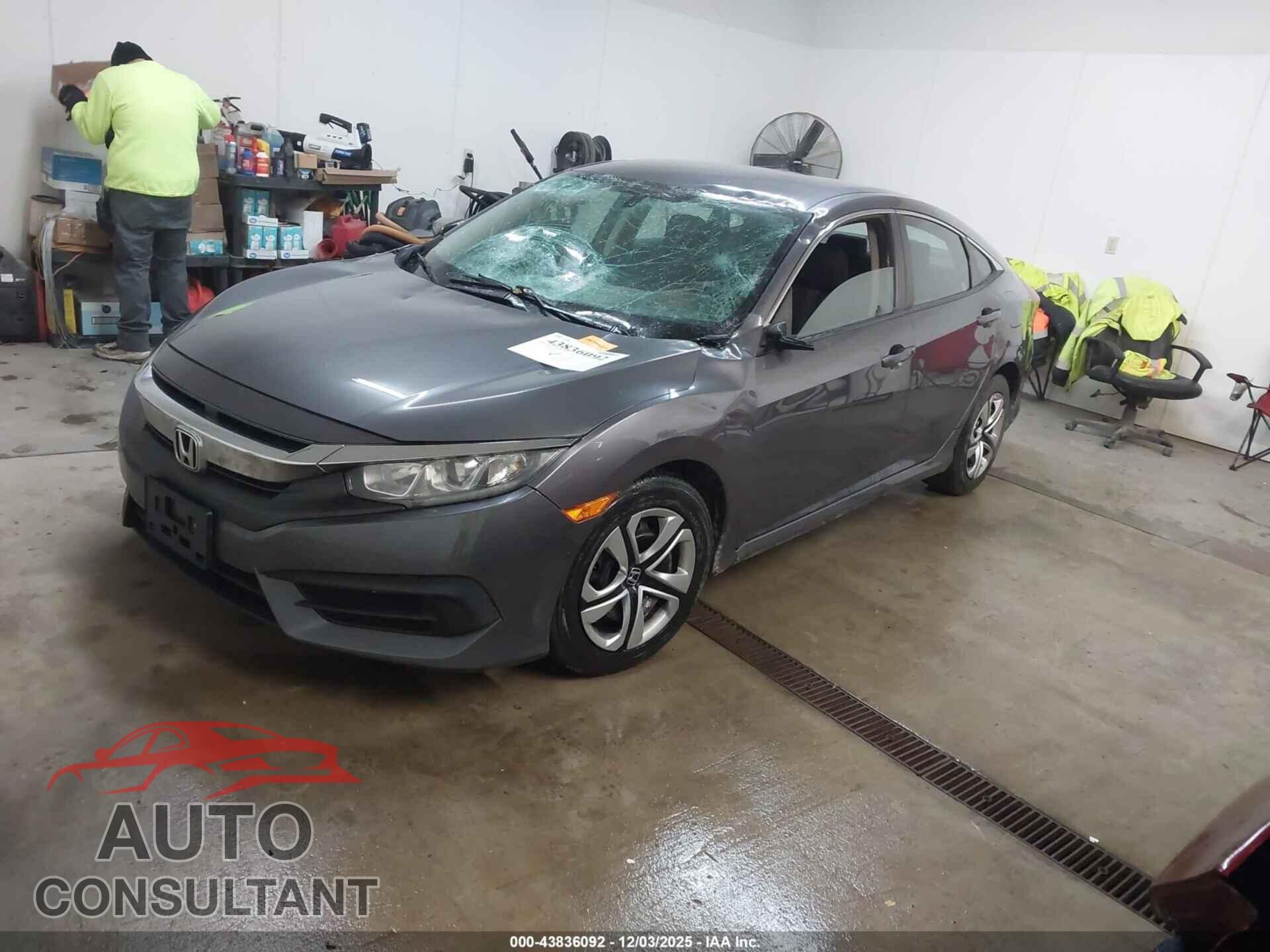 HONDA CIVIC 2017 - 19XFC2F55HE215845
