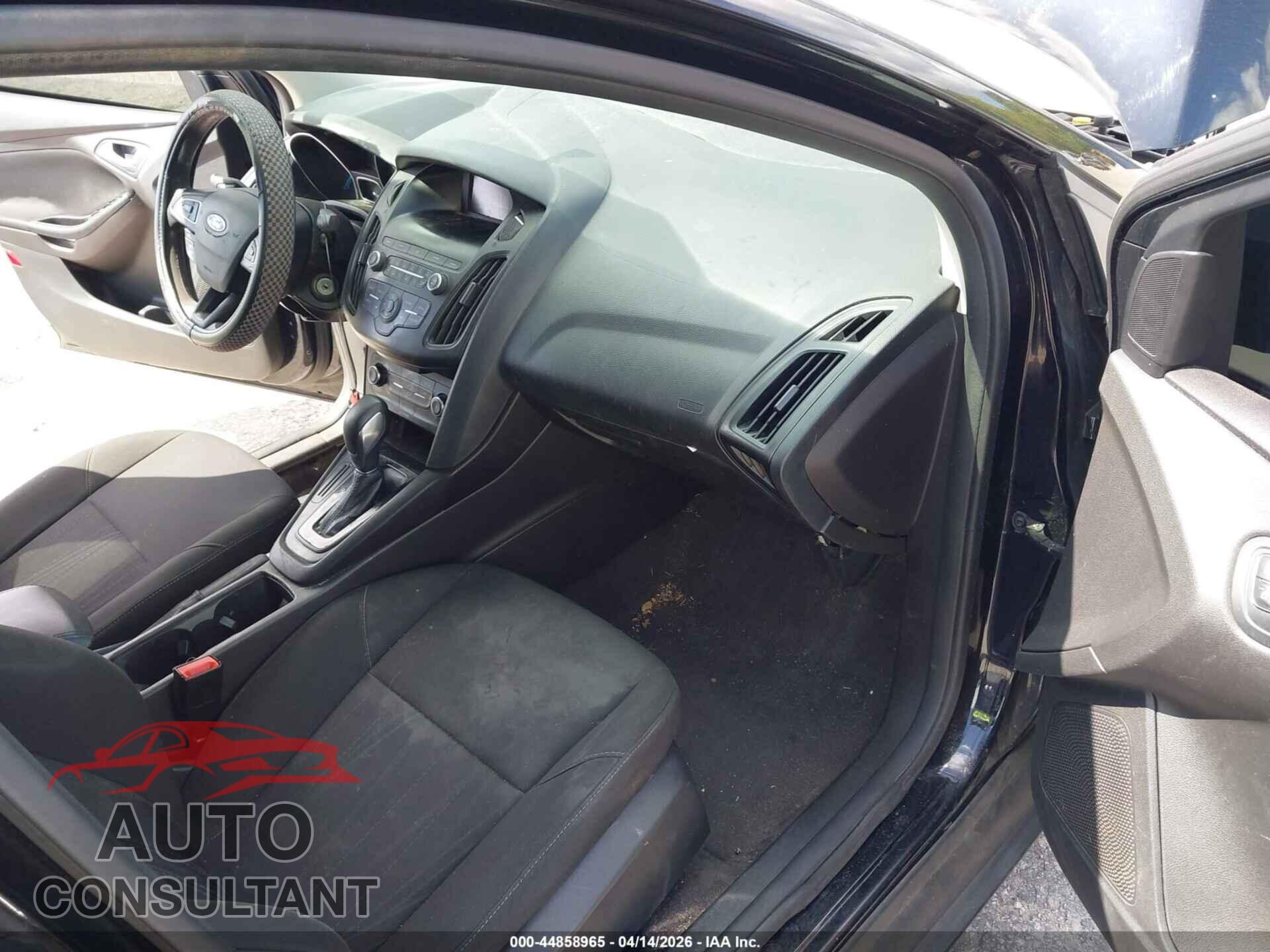 FORD FOCUS 2018 - 1FADP3F26JL299569