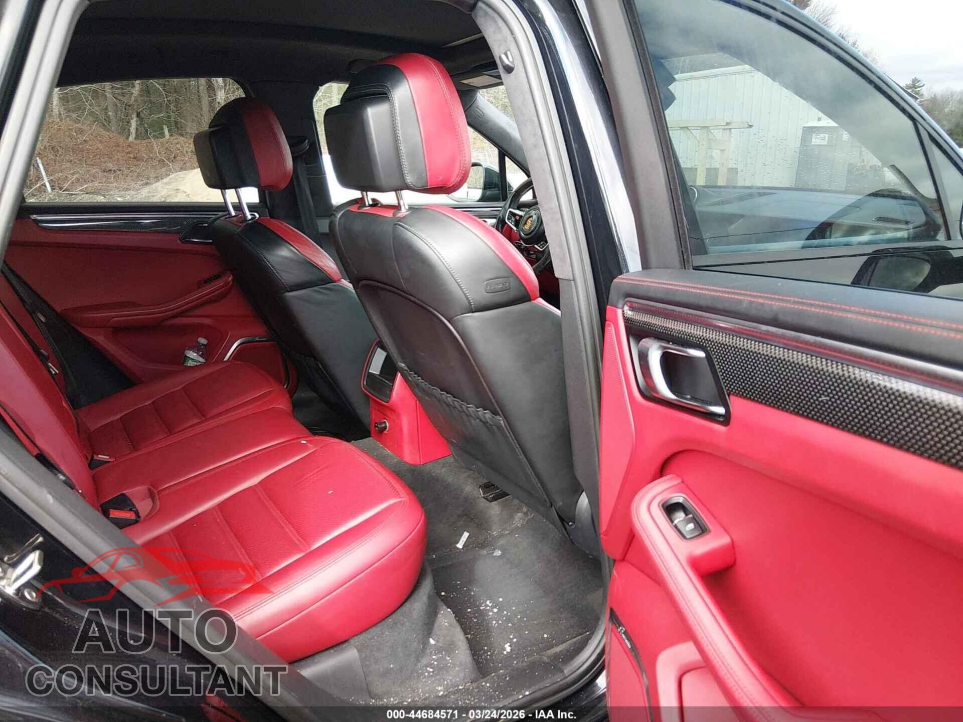 PORSCHE MACAN 2015 - WP1AF2A53FLB94392