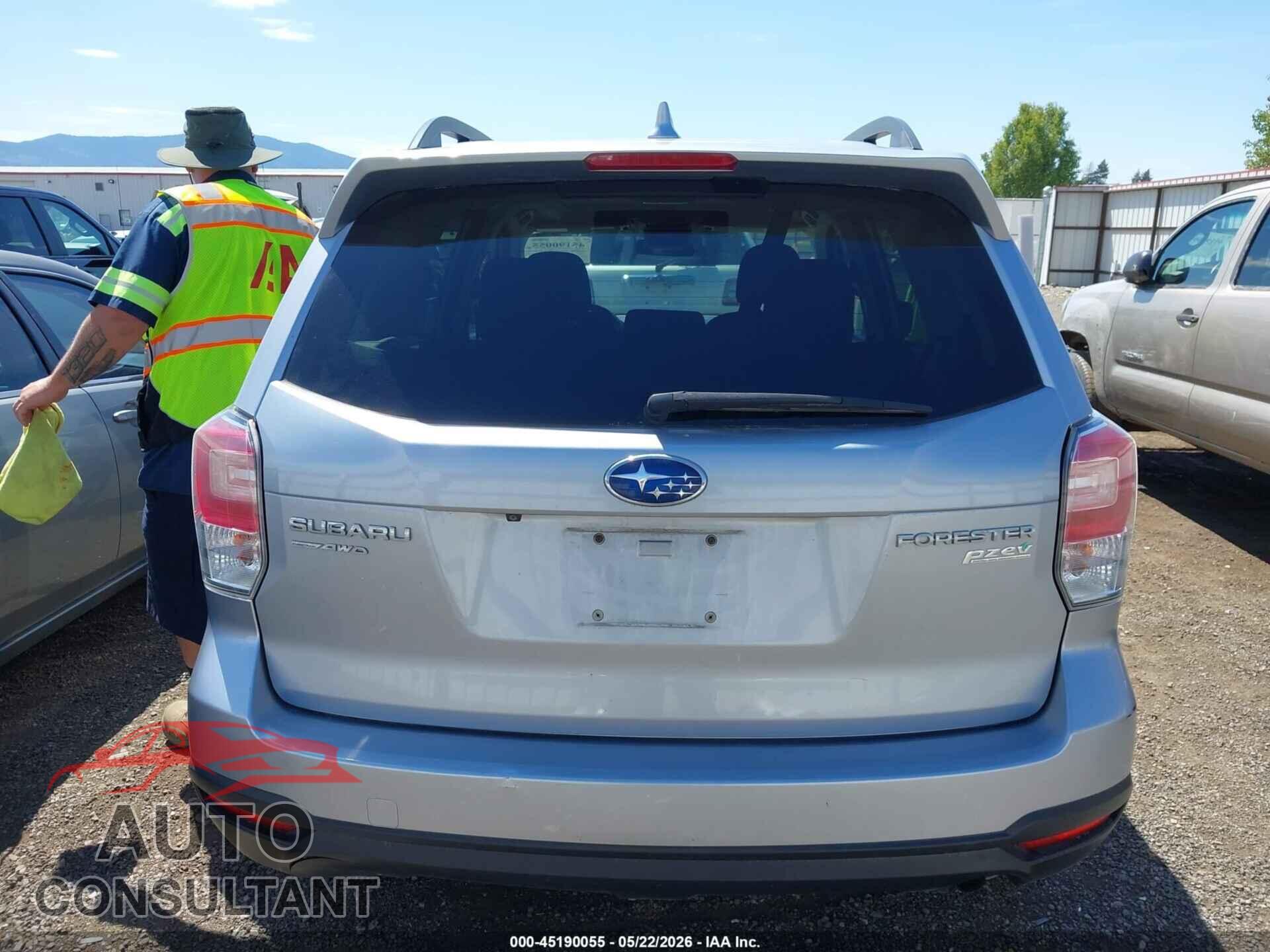 SUBARU FORESTER 2017 - JF2SJAEC5HH806669