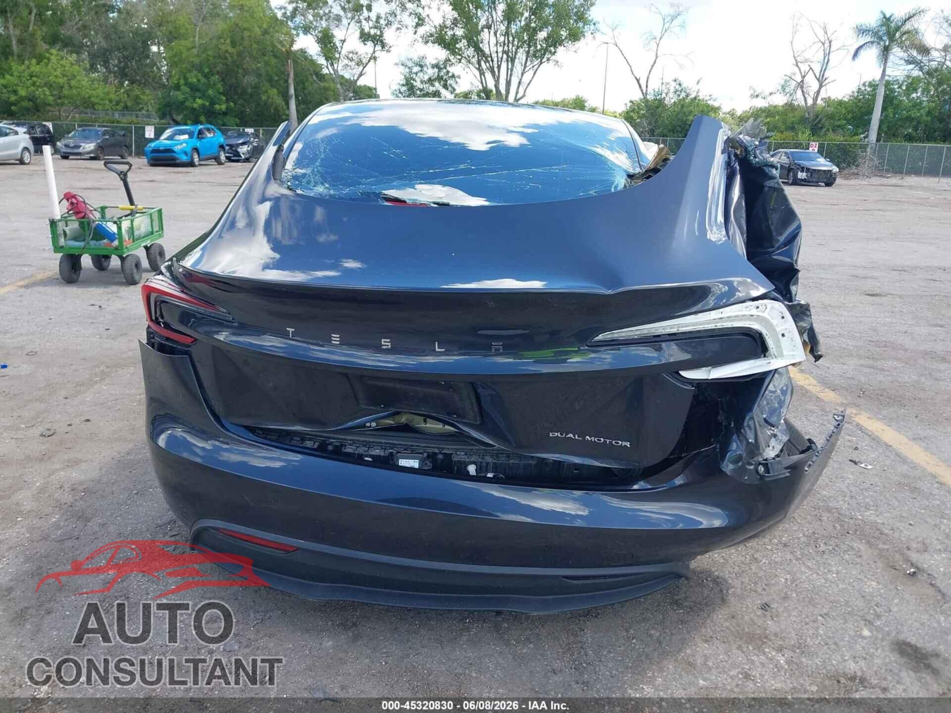 TESLA MODEL 3 2024 - 5YJ3E1EA3RF734796