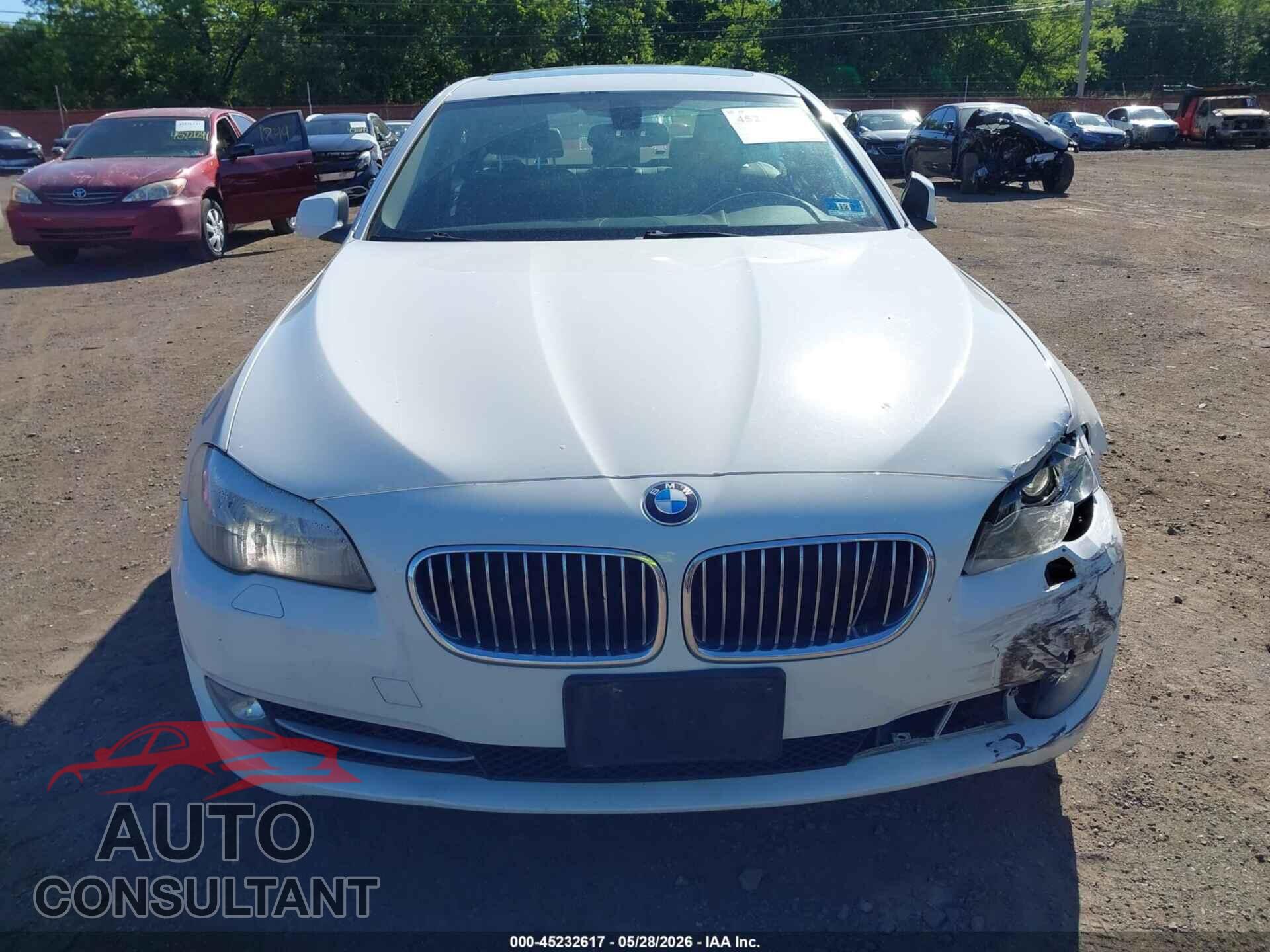 BMW 528I 2013 - WBAXH5C59DD111492