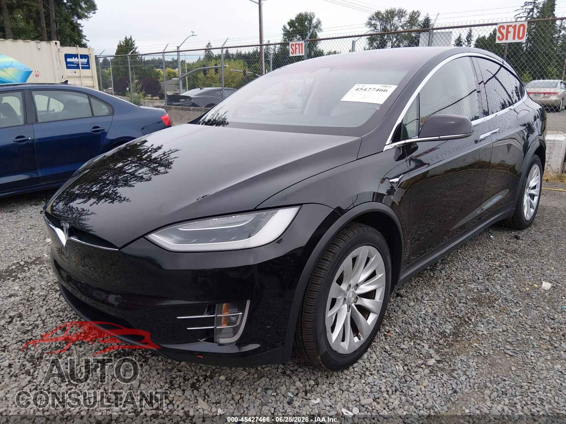 TESLA MODEL X 2018 - 5YJXCBE21JF109453