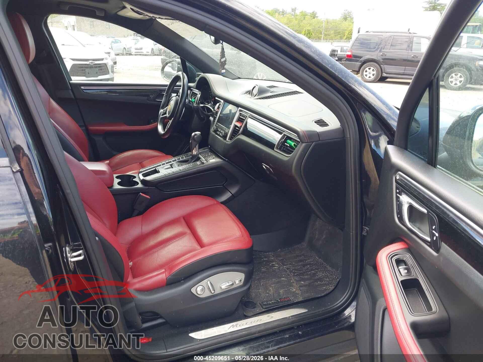 PORSCHE MACAN 2017 - WP1AB2A58HLB16155
