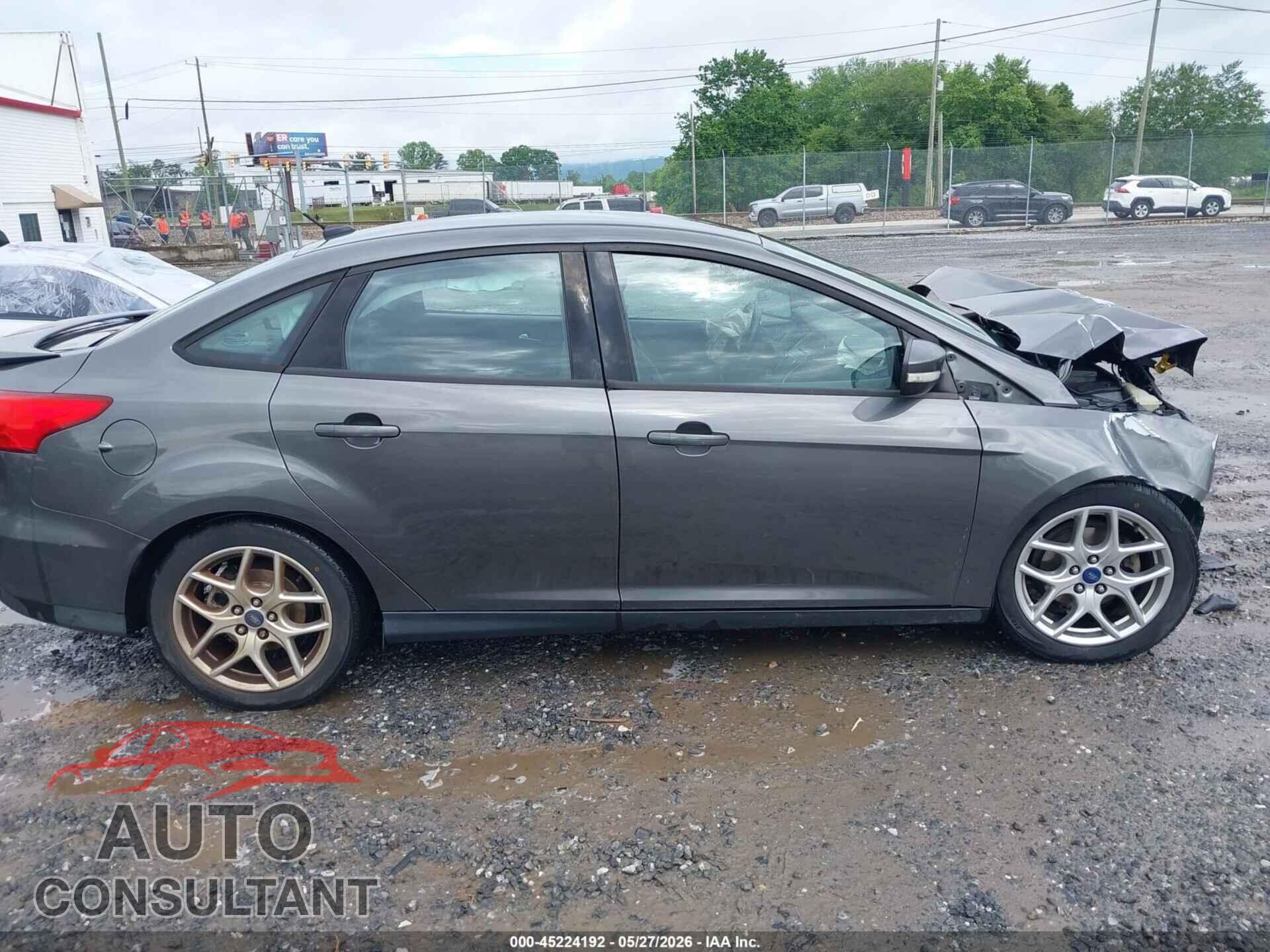 FORD FOCUS 2015 - 1FADP3F26FL214771