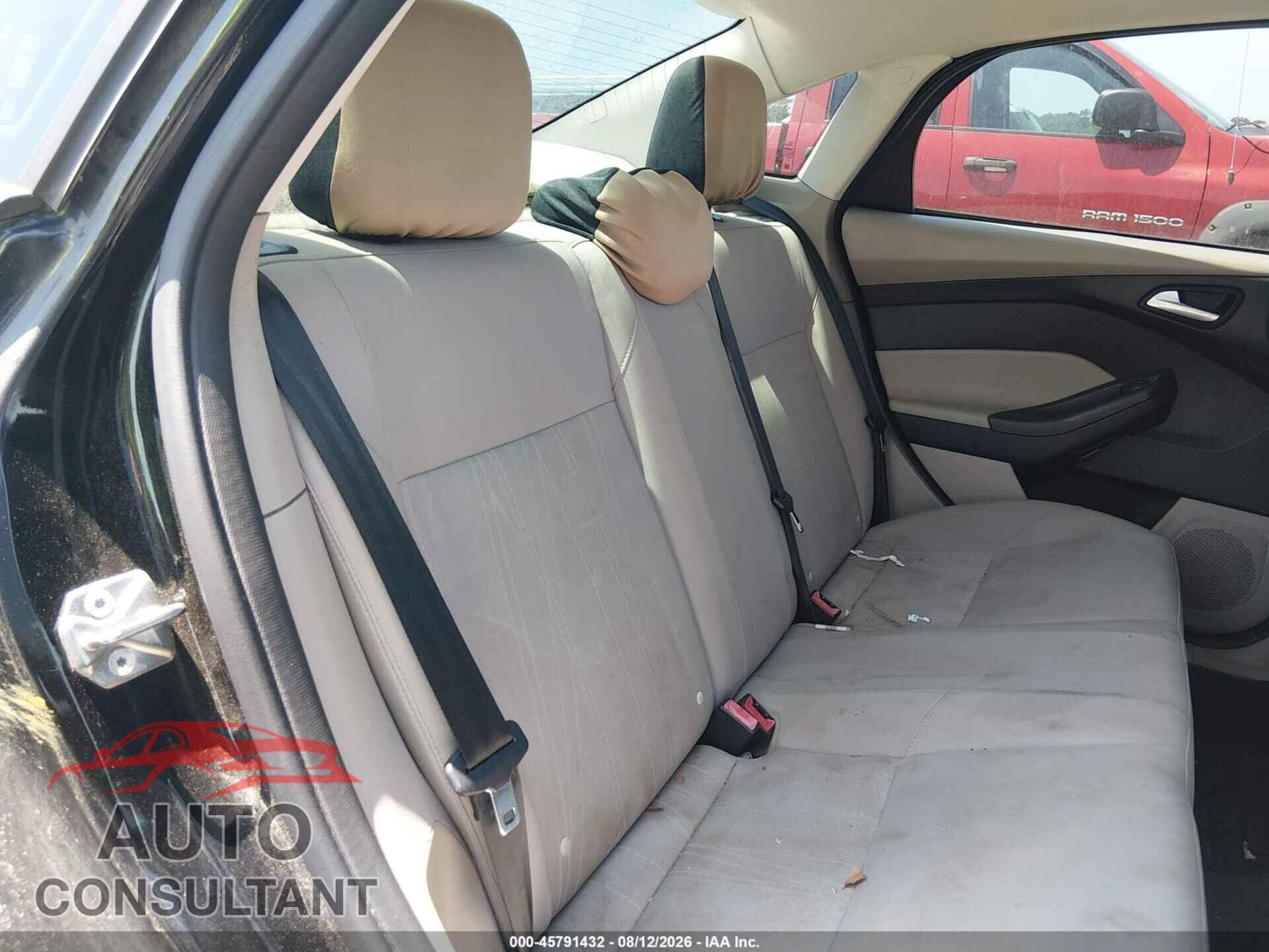 FORD FOCUS 2015 - 1FADP3F20FL252559