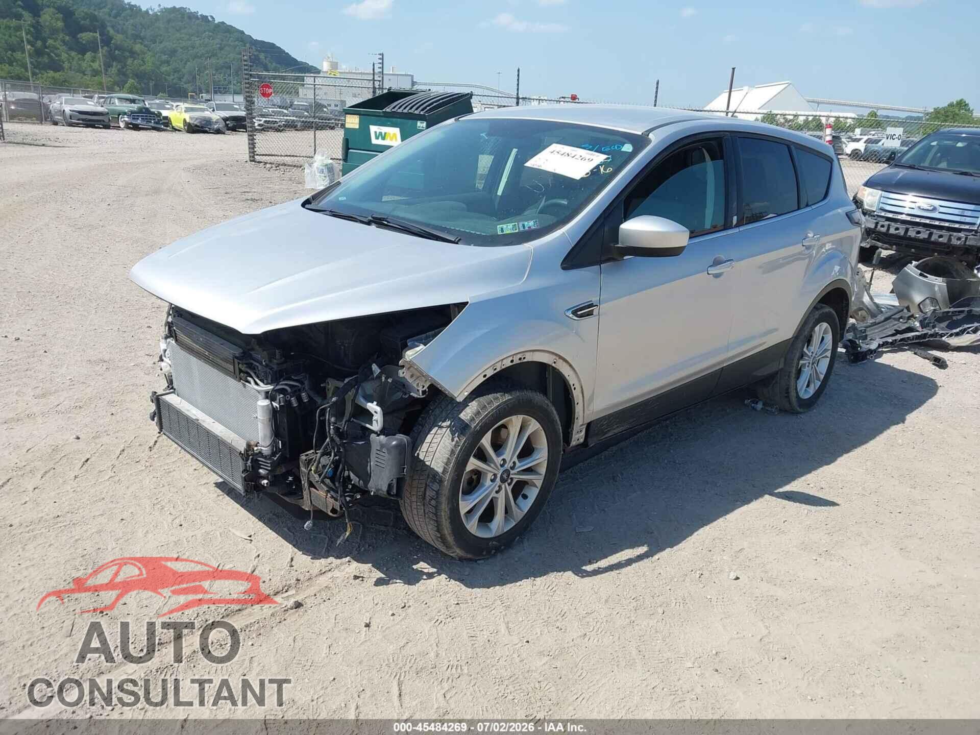 FORD ESCAPE 2017 - 1FMCU9GD2HUD36747