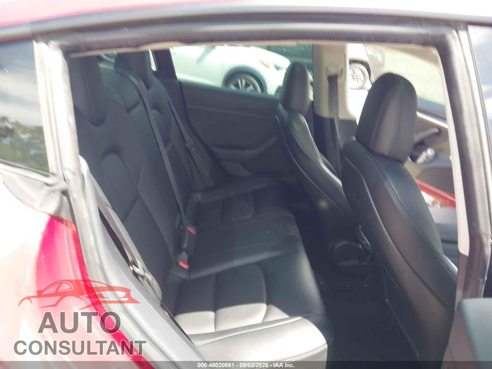 TESLA MODEL 3 2021 - 5YJ3E1EB0MF080132