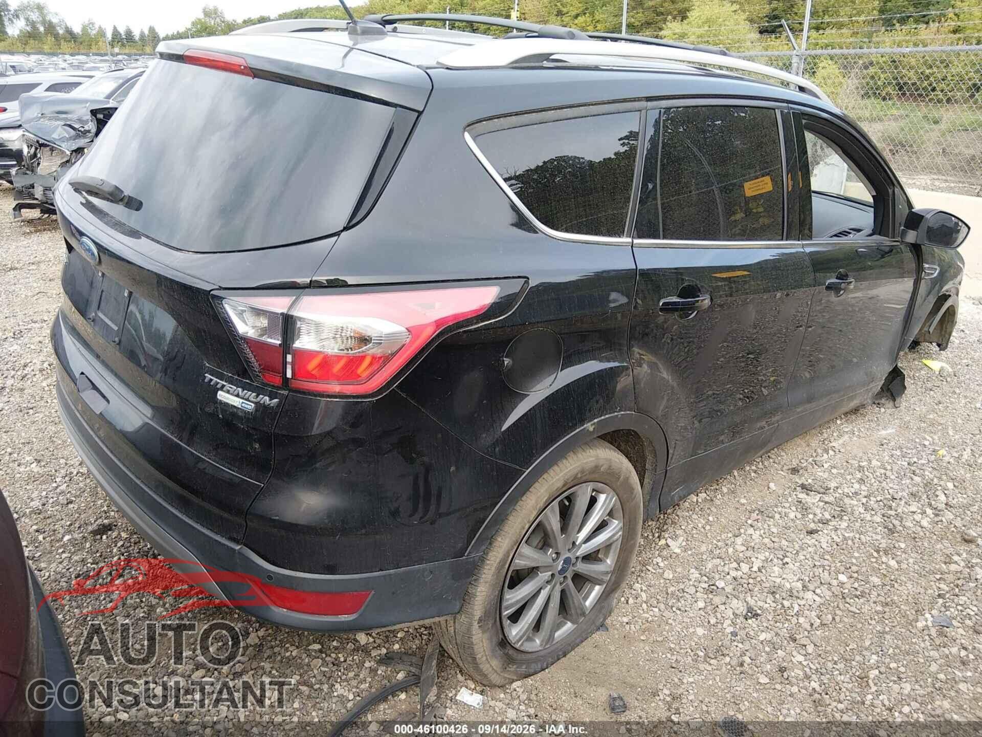 FORD ESCAPE 2017 - 1FMCU9J99HUB79352