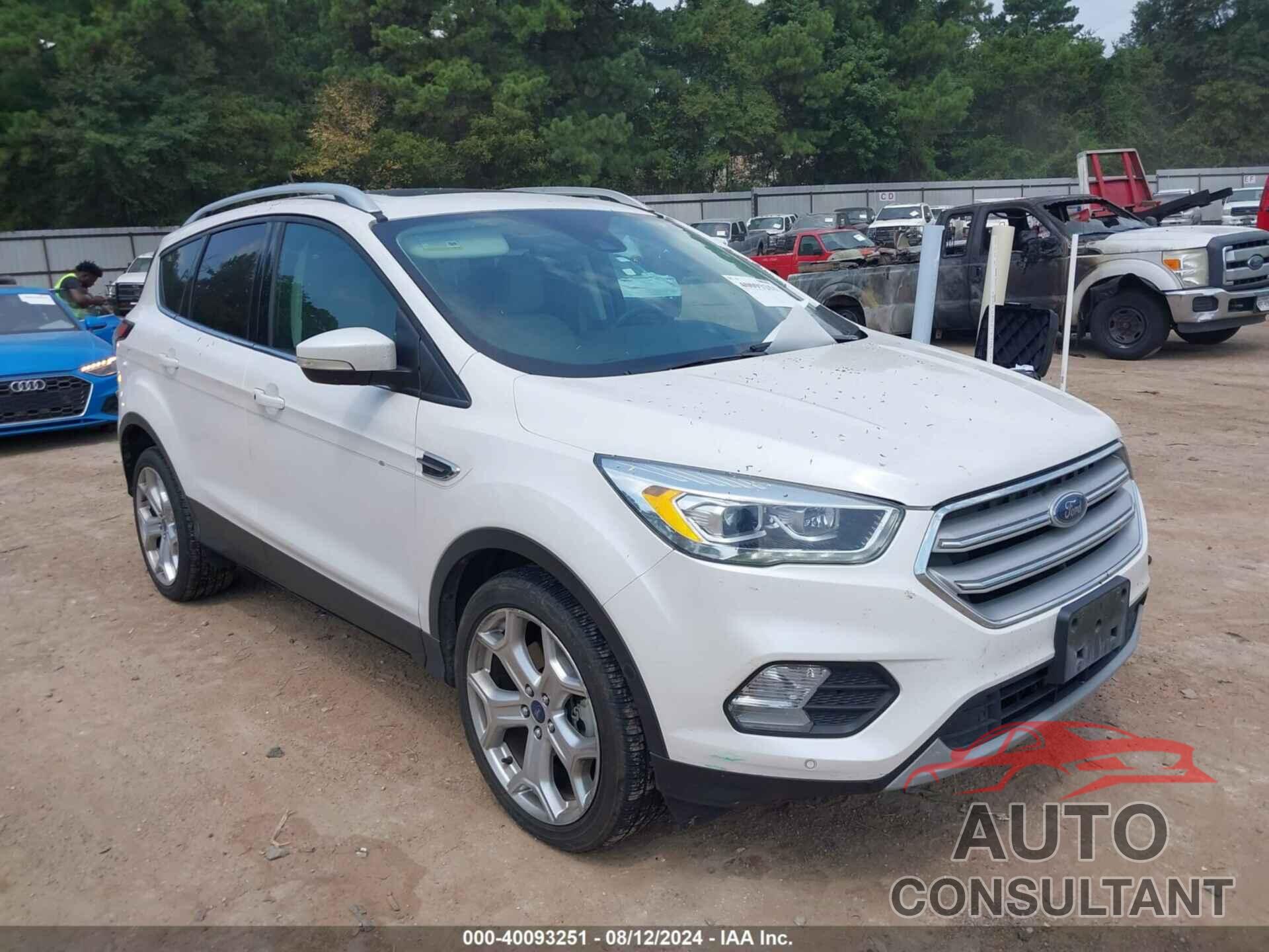 FORD ESCAPE 2018 - 1FMCU0J90JUB42336