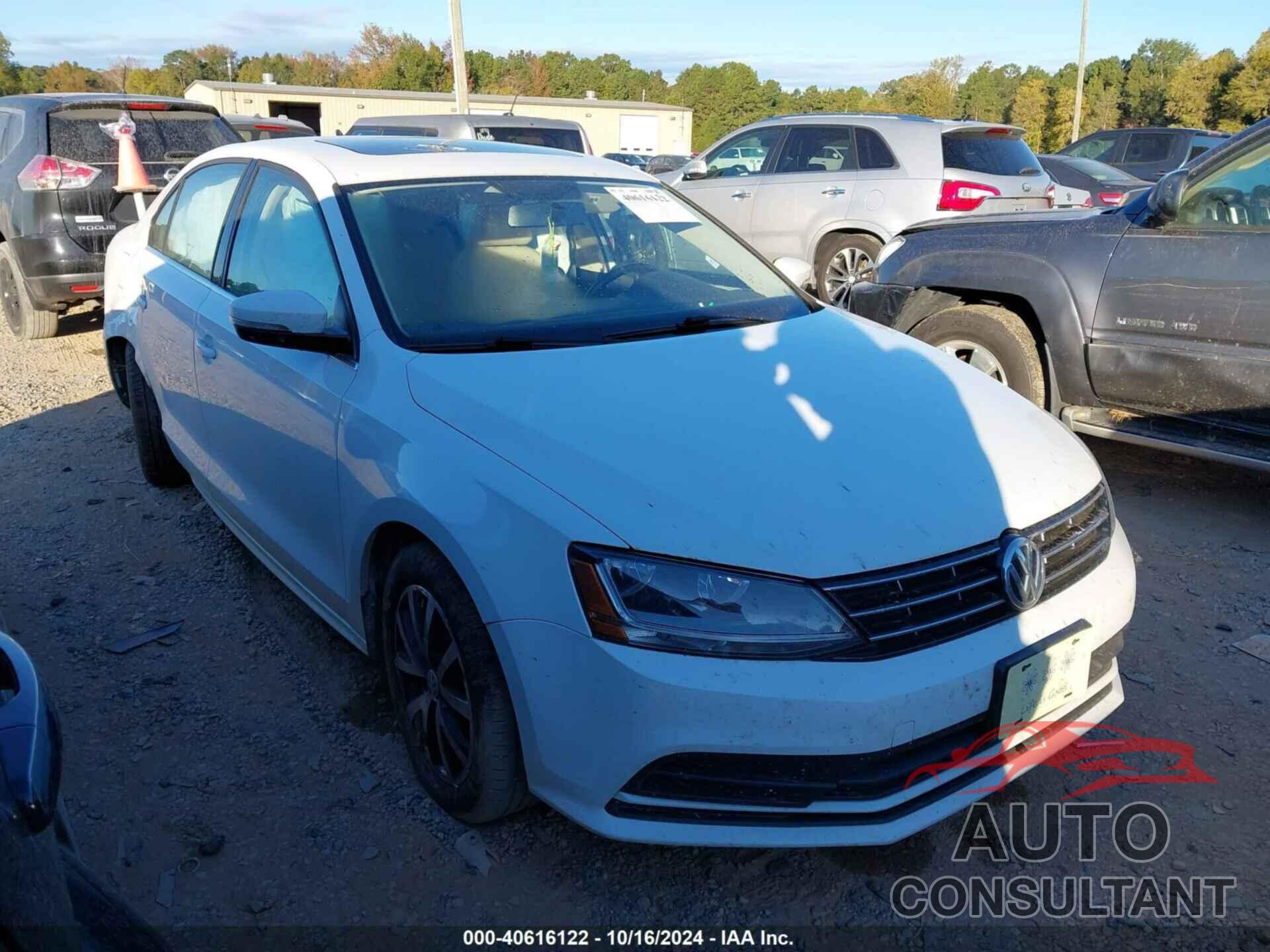 VOLKSWAGEN JETTA 2018 - 3VWDB7AJ6JM223831