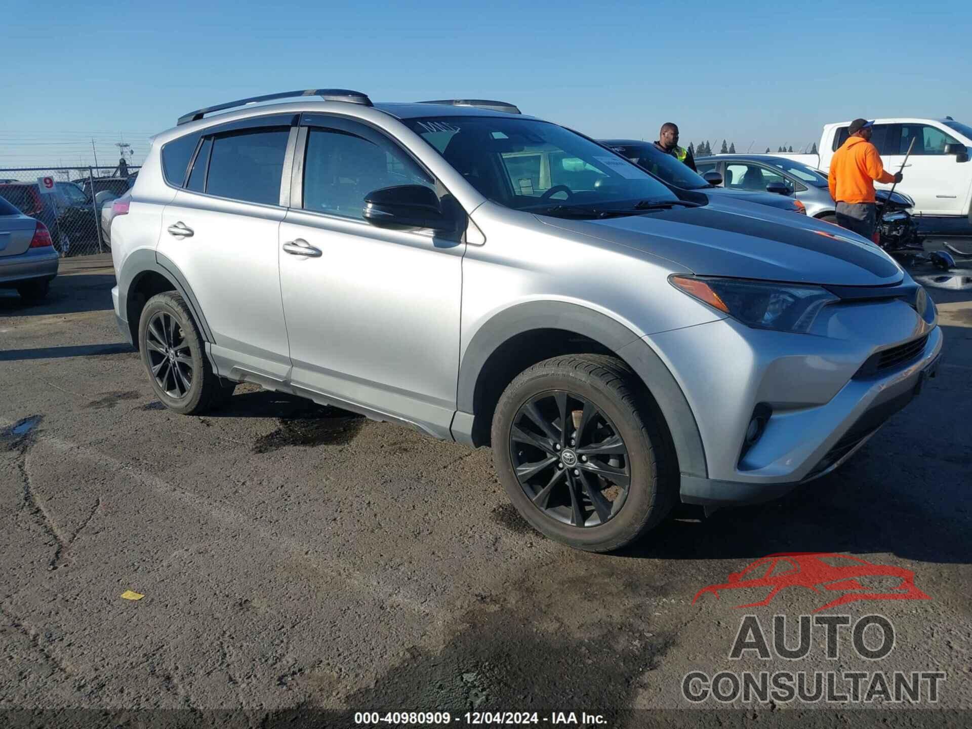 TOYOTA RAV4 2018 - 2T3RFREV4JW700955