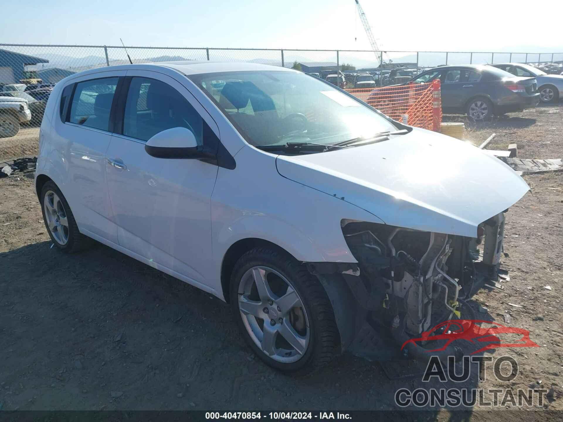 CHEVROLET SONIC 2014 - 1G1JE6SB5E4231637