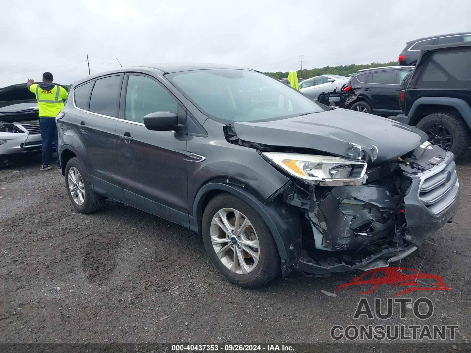FORD ESCAPE 2017 - 1FMCU0GD3HUE38702