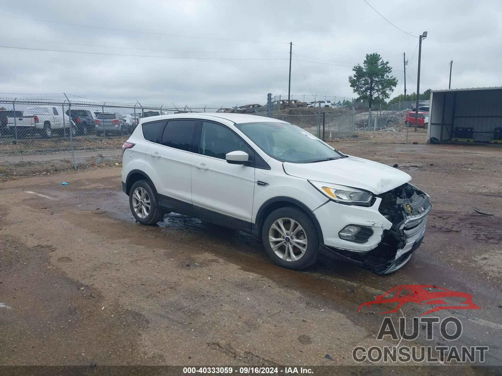 FORD ESCAPE 2017 - 1FMCU0G99HUB31336