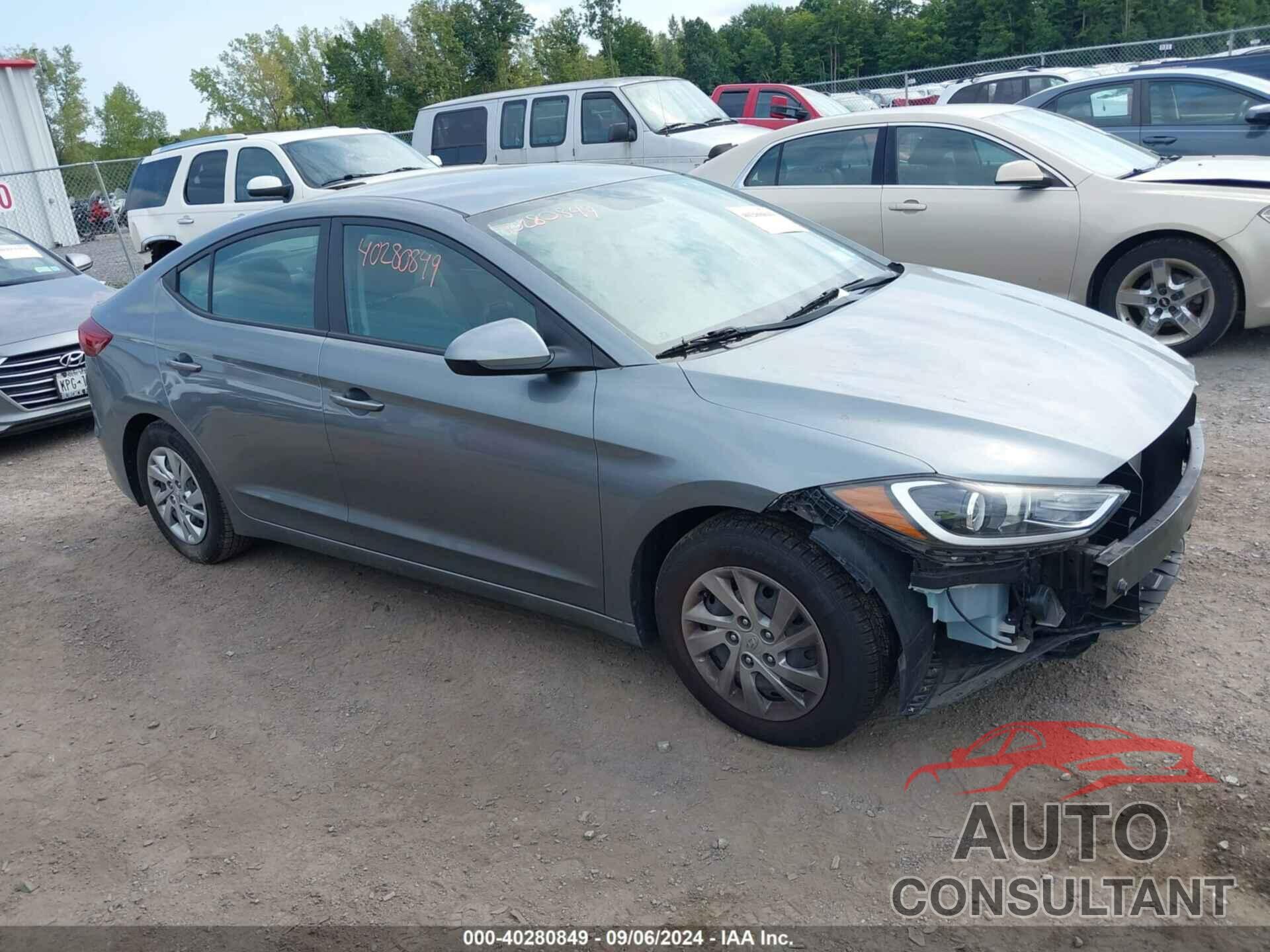 HYUNDAI ELANTRA 2018 - KMHD74LFXJU575104