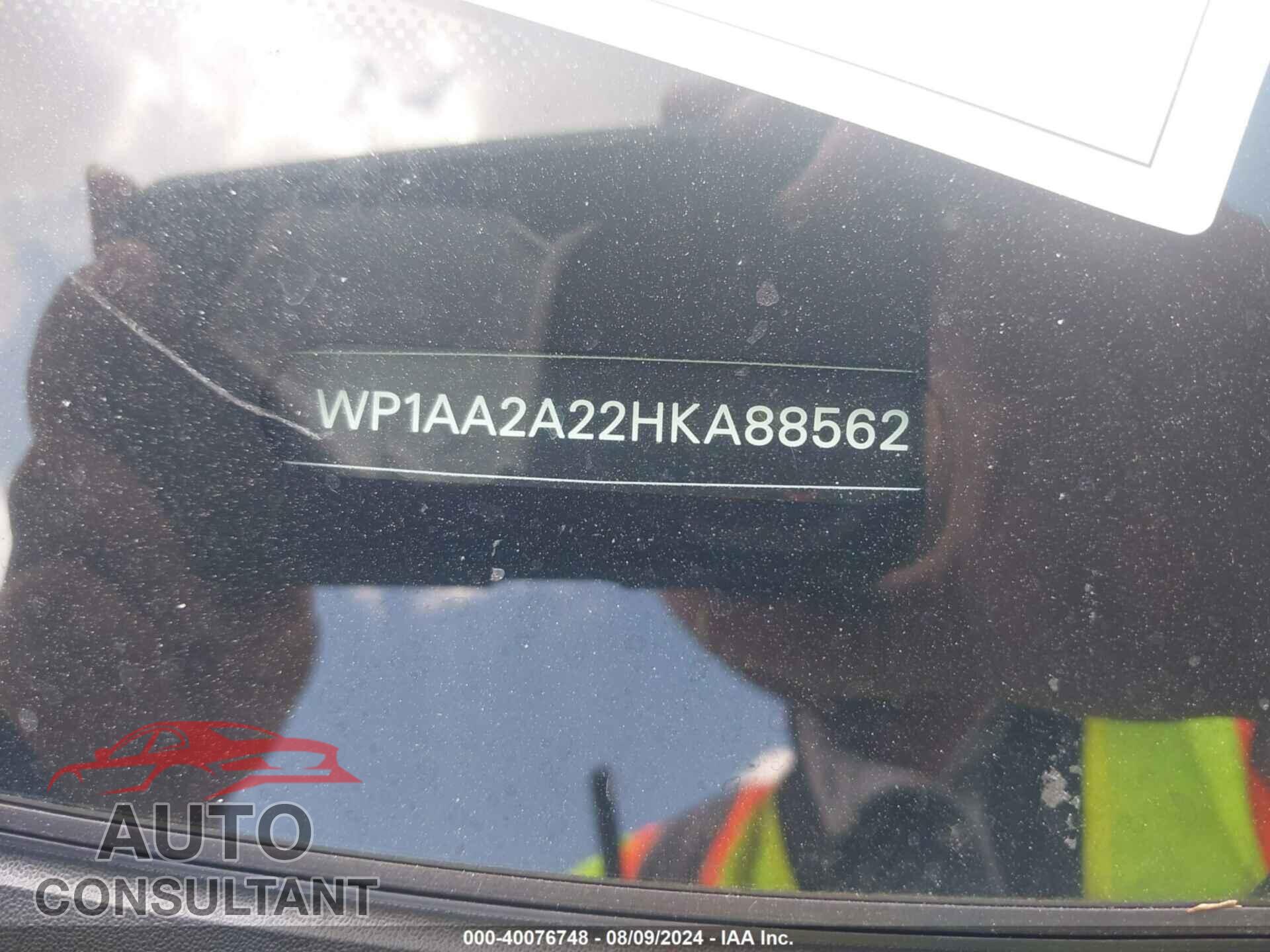 PORSCHE CAYENNE 2017 - WP1AA2A22HKA88562