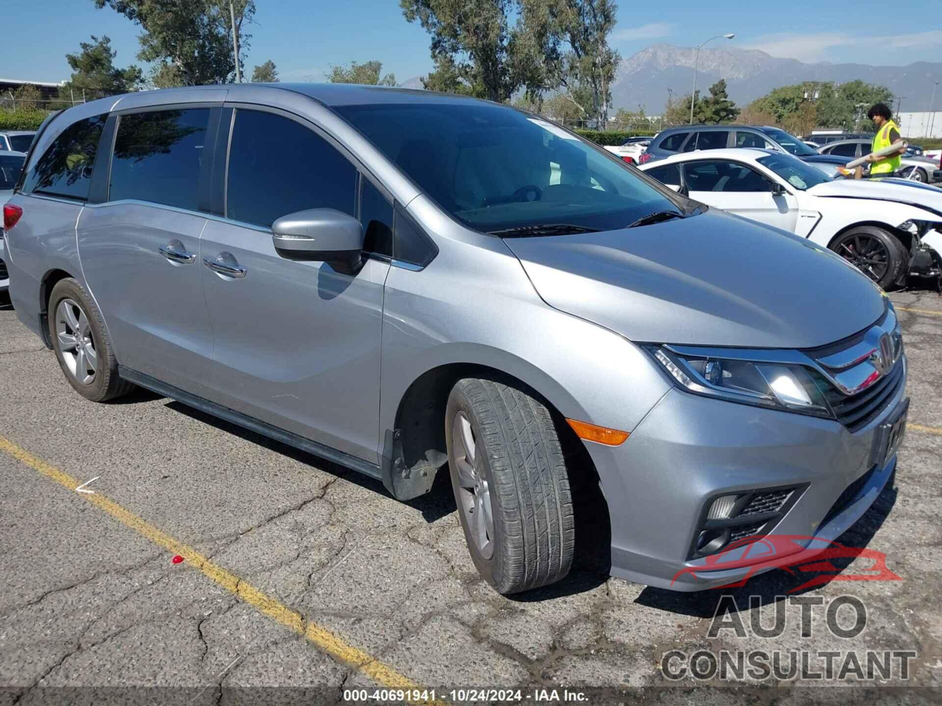 HONDA ODYSSEY 2018 - 5FNRL6H59JB058113