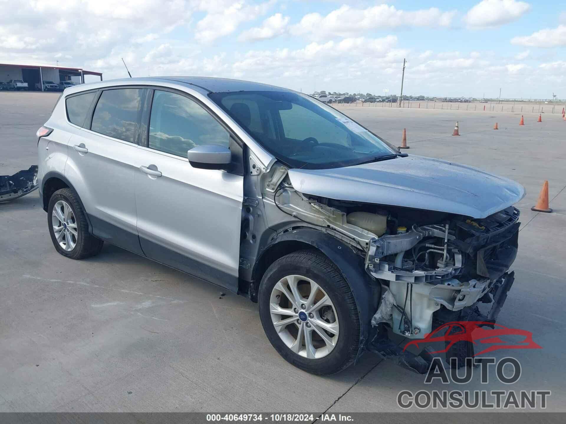 FORD ESCAPE 2017 - 1FMCU9G95HUC03914