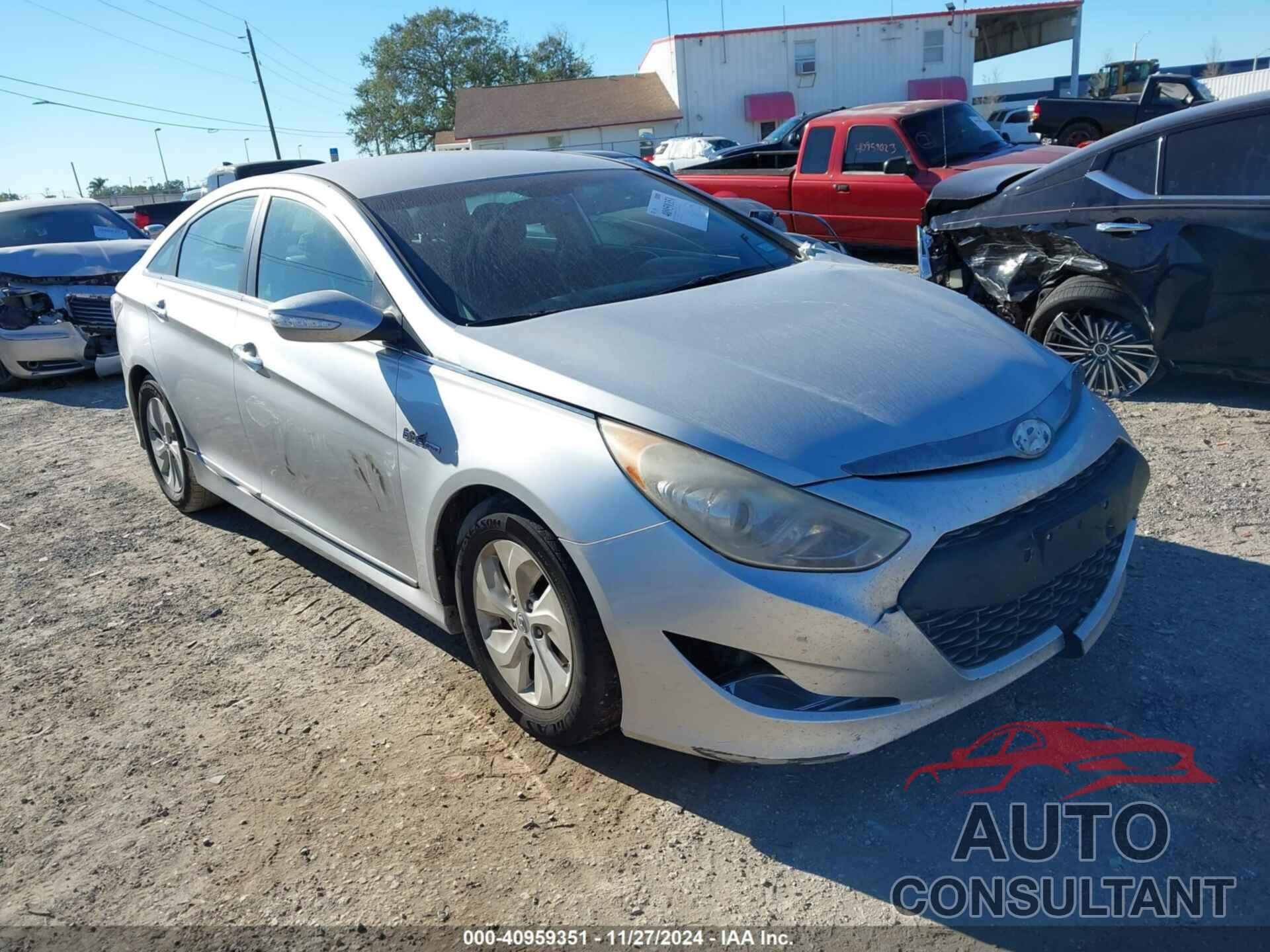 HYUNDAI SONATA HYBRID 2013 - KMHEC4A44DA067119