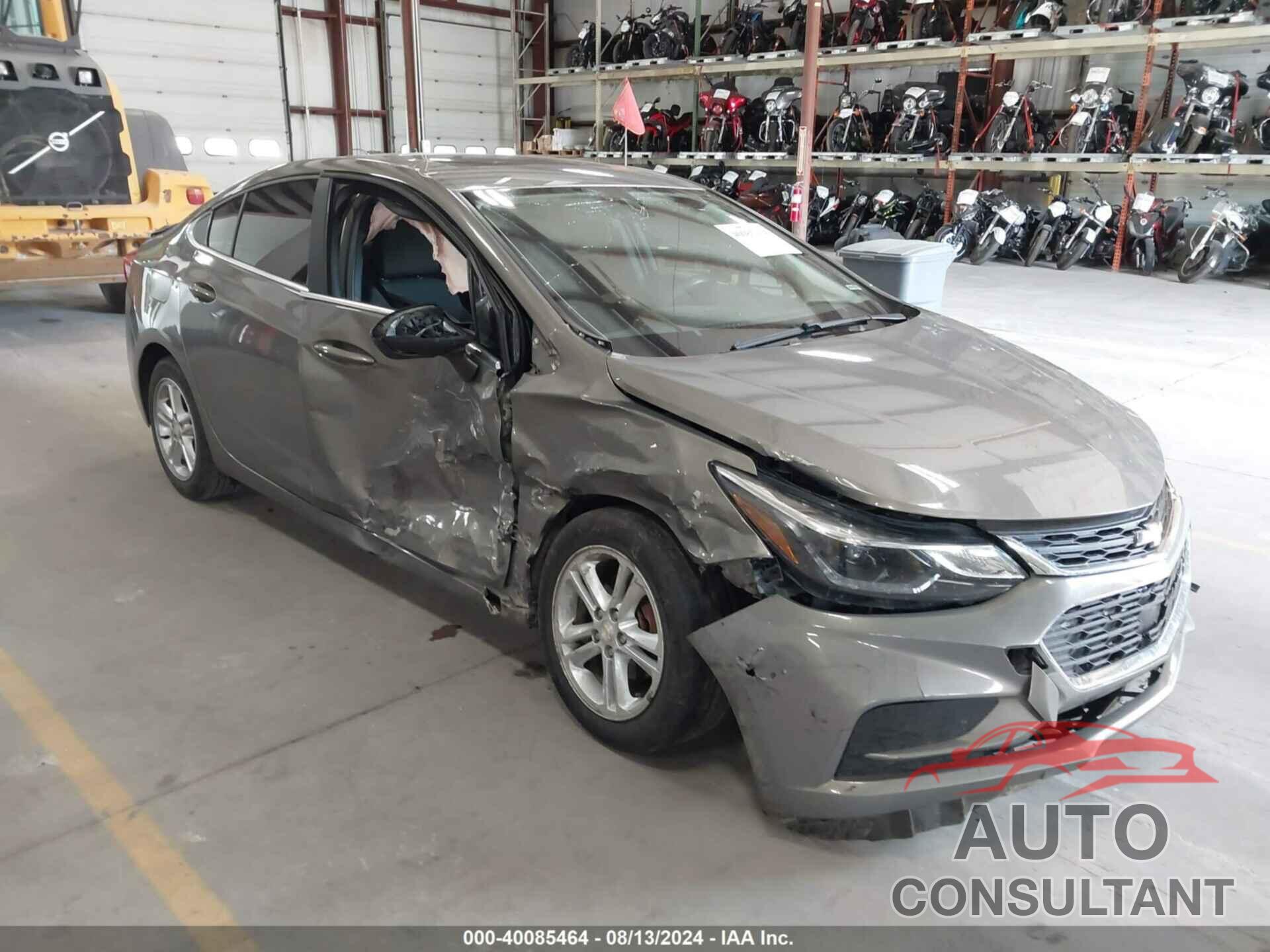 CHEVROLET CRUZE 2018 - 1G1BE5SM4J7210500