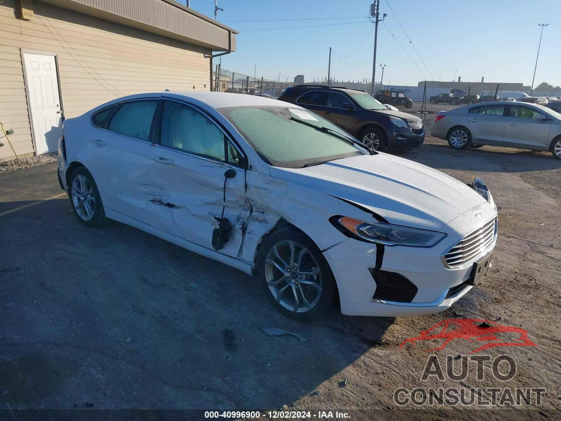 FORD FUSION 2019 - 3FA6P0CD1KR154116